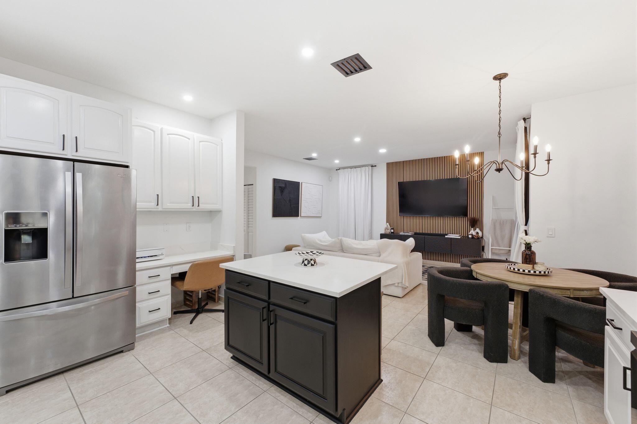 12172 Glenmore, Coral Springs FL 33071