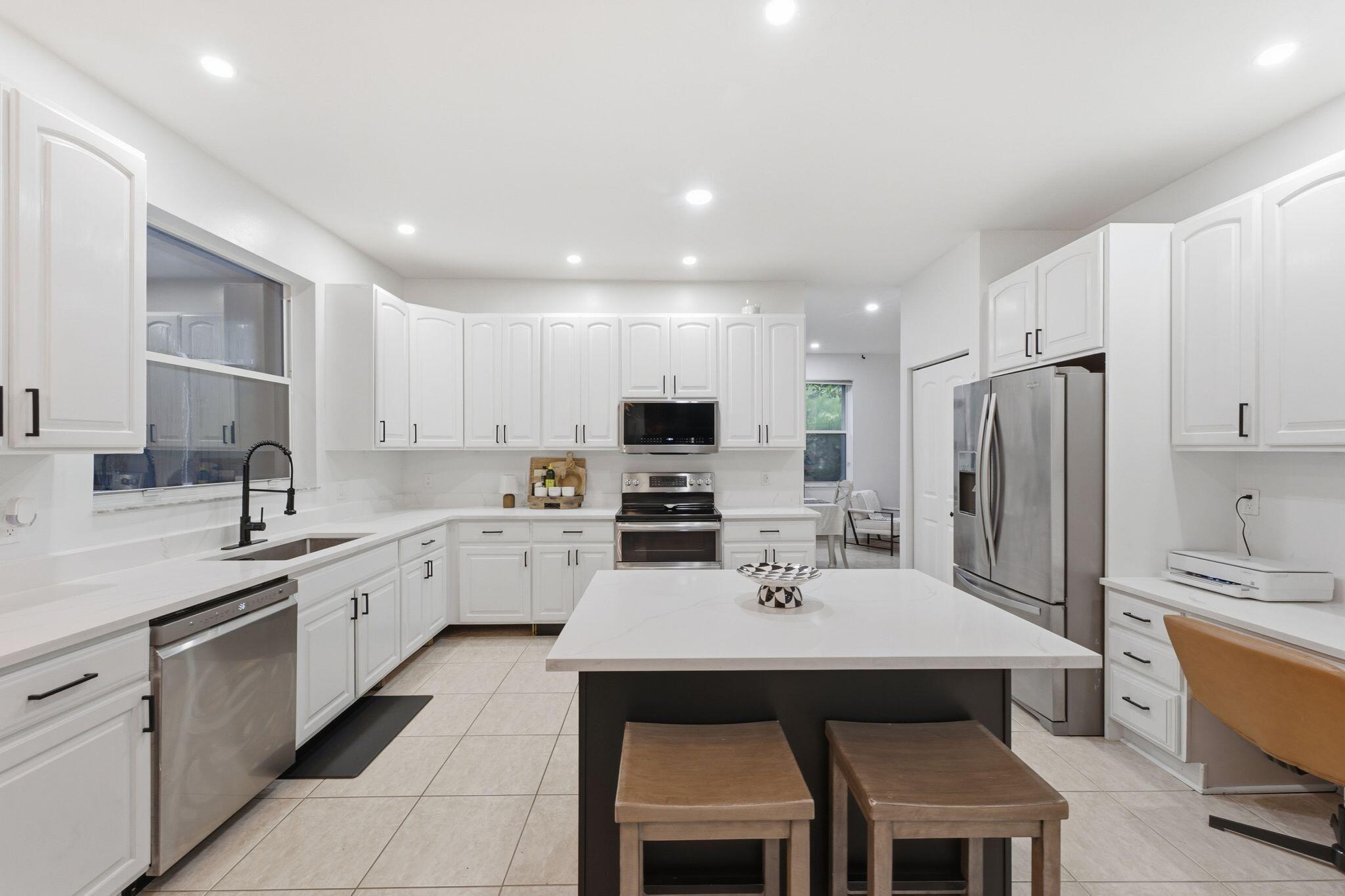 12172 Glenmore, Coral Springs FL 33071