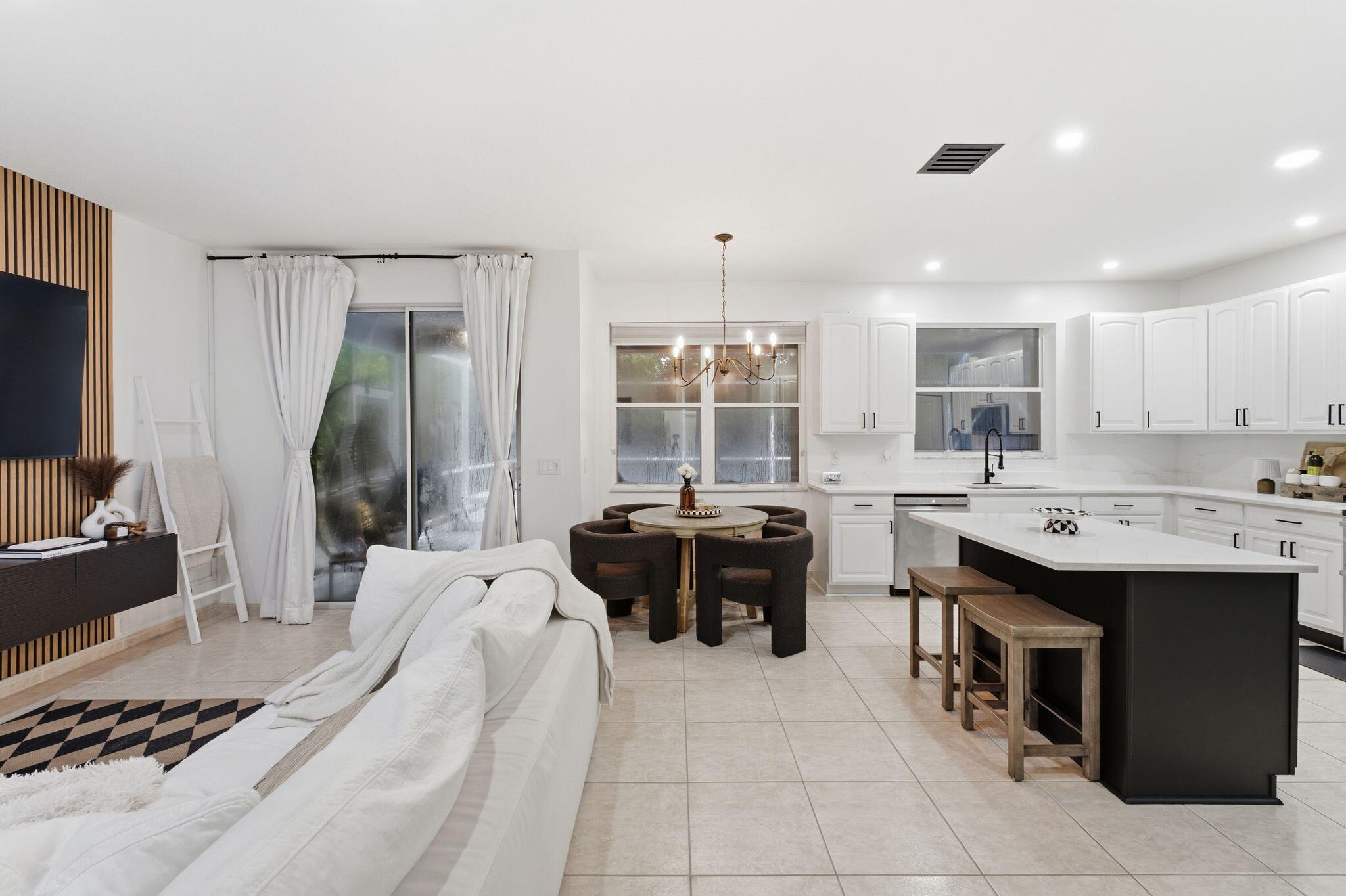 12172 Glenmore, Coral Springs FL 33071