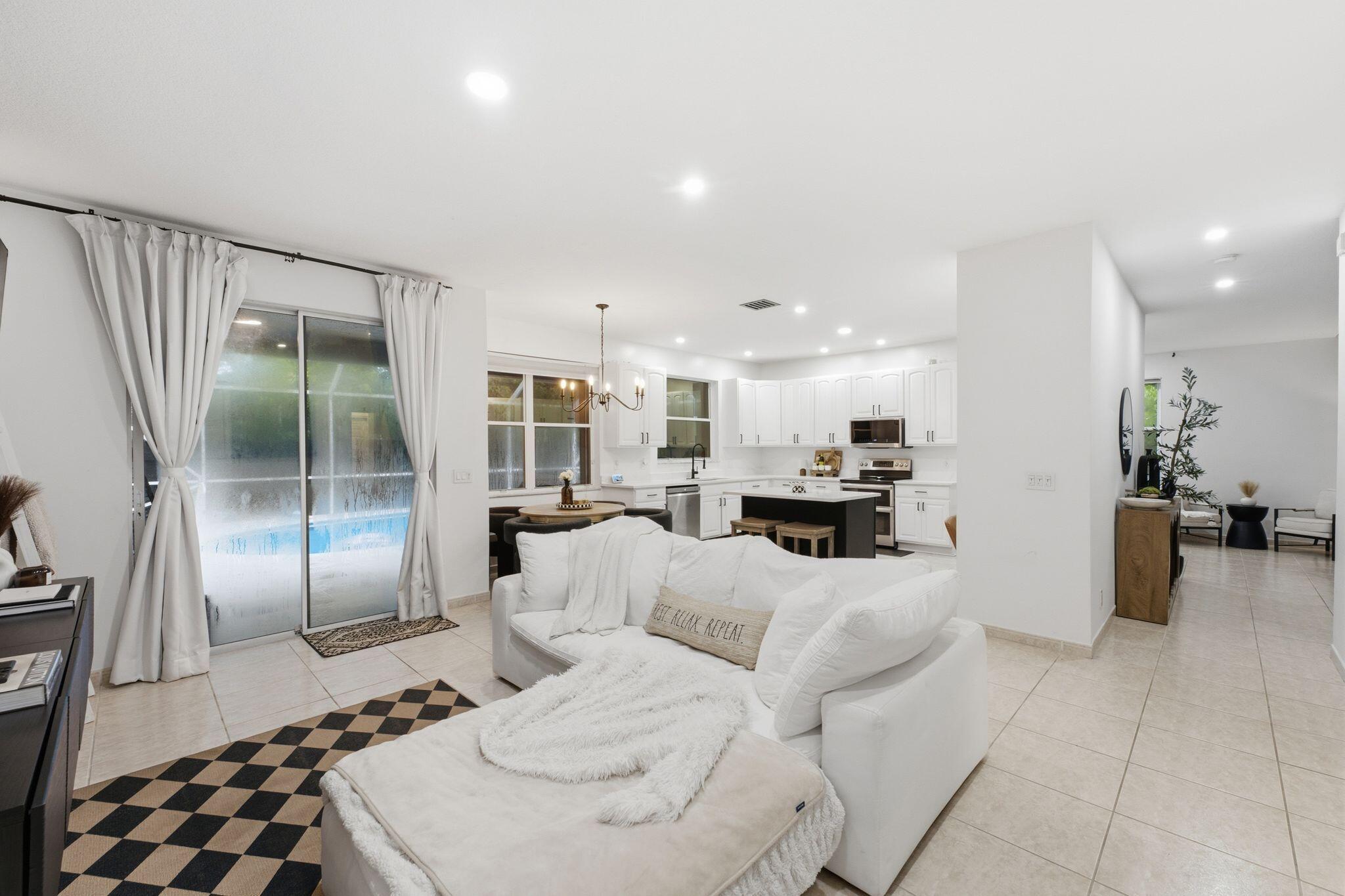 12172 Glenmore, Coral Springs FL 33071