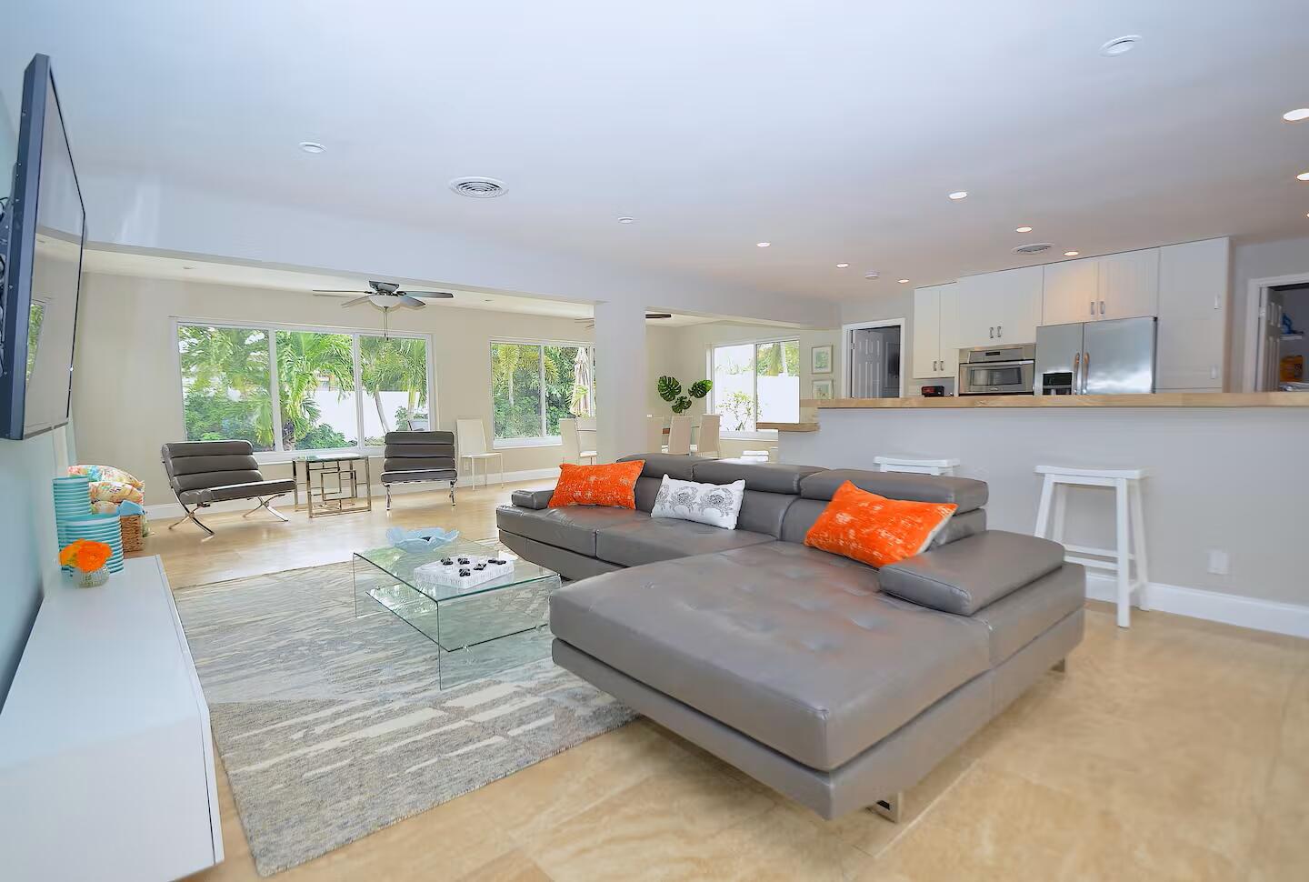 2060 Coco Palm, Lauderdale By The Sea FL 33062