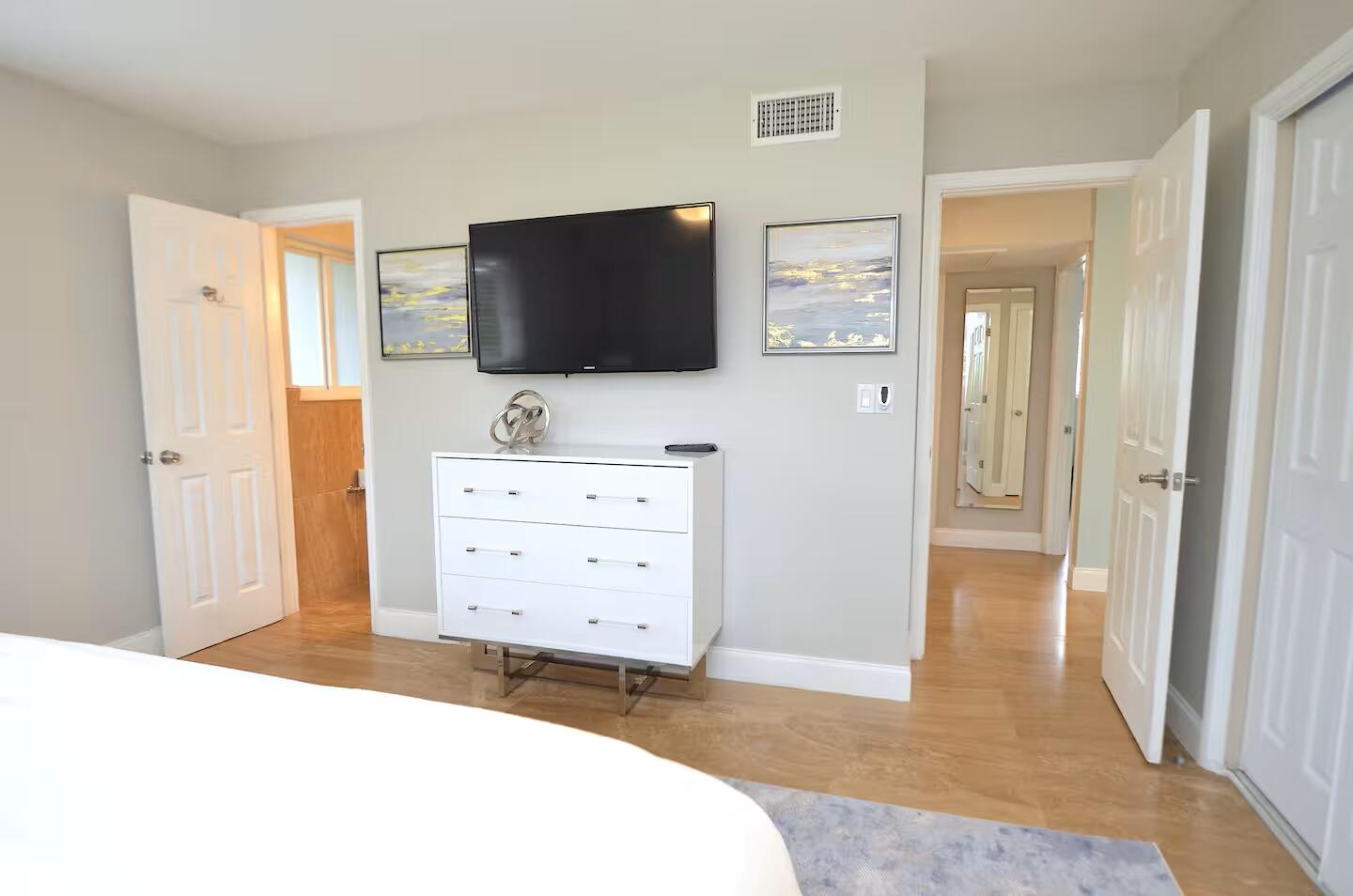 2060 Coco Palm, Lauderdale By The Sea FL 33062