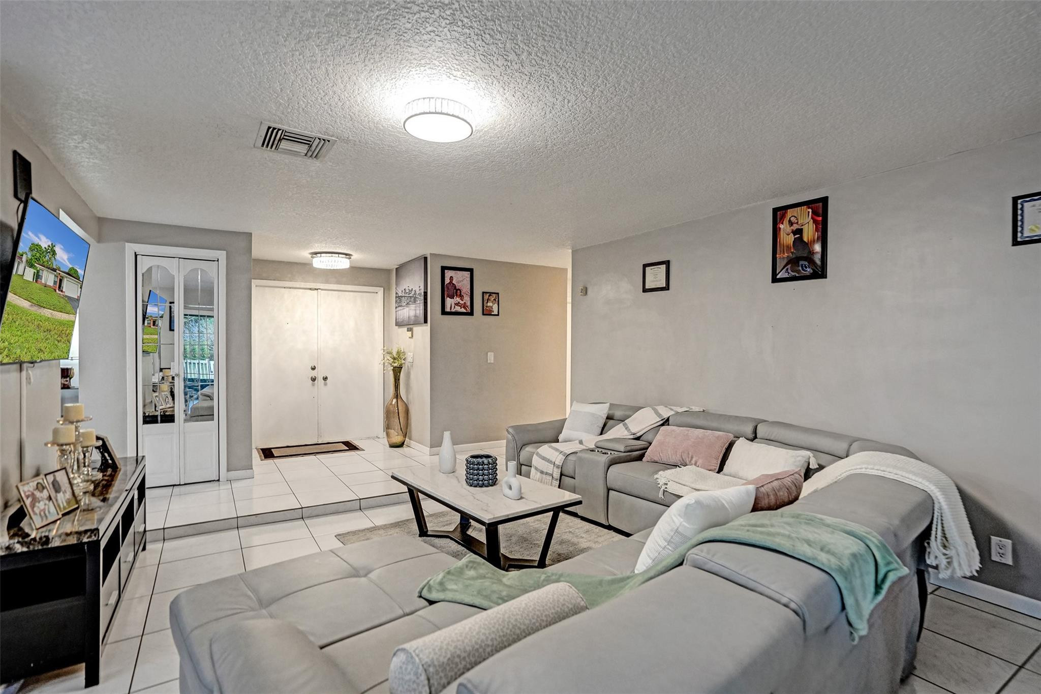 7008 NW 81st, Tamarac FL 33321