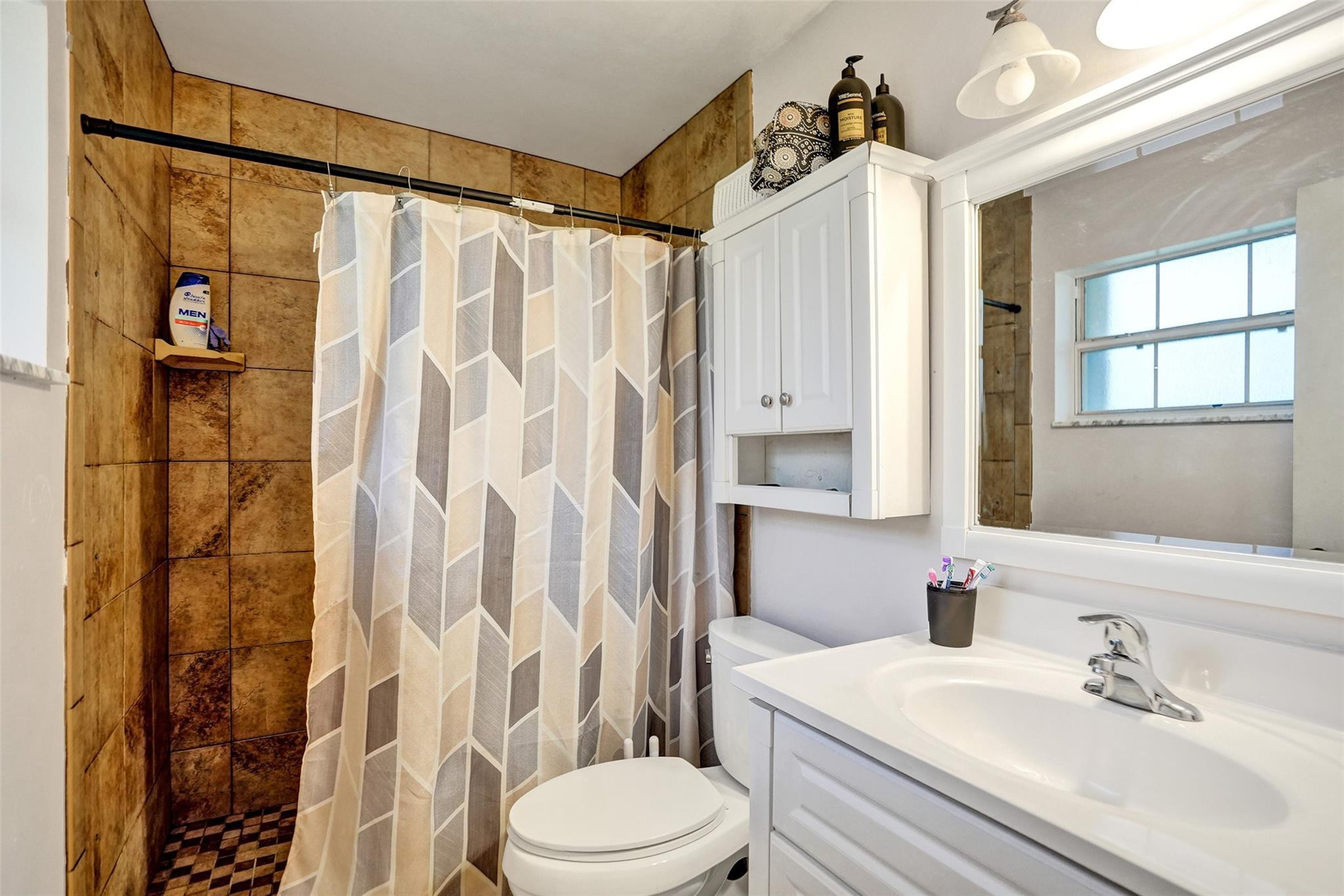 7008 NW 81st, Tamarac FL 33321