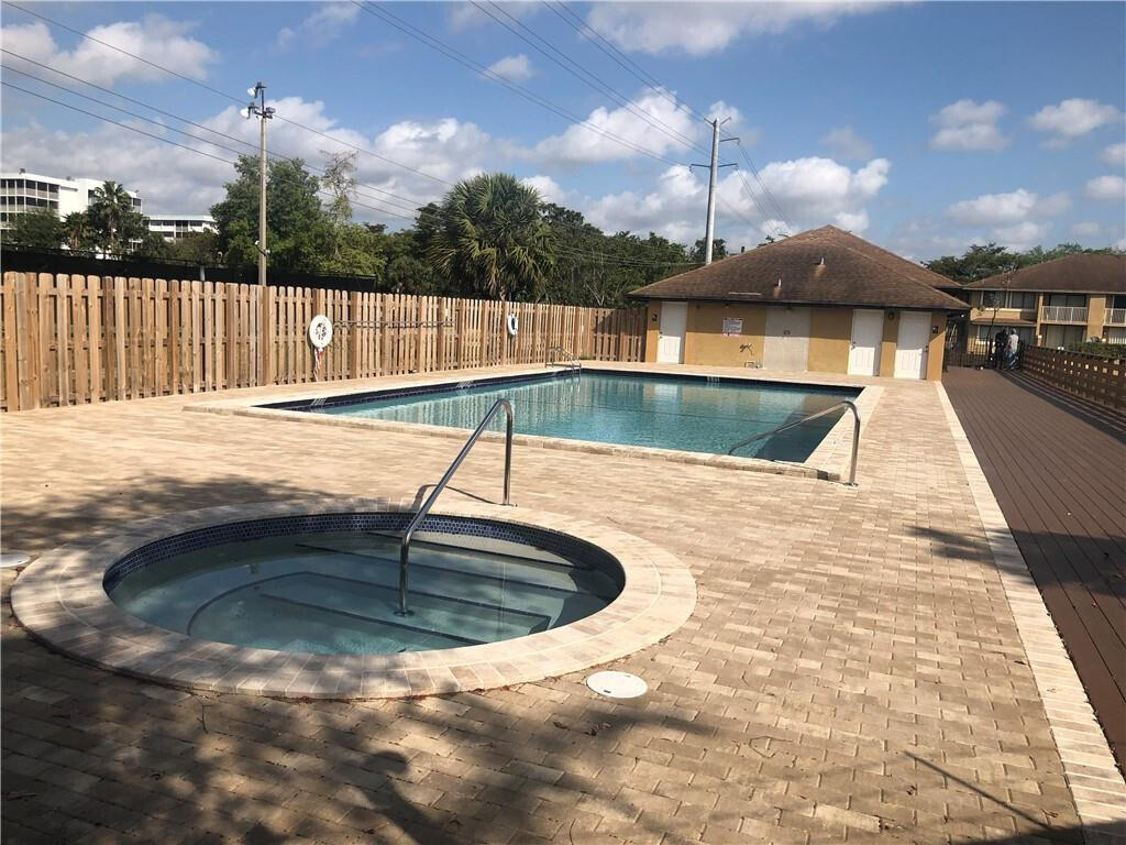 410 NW 214th #105, Miami Gardens FL 33169