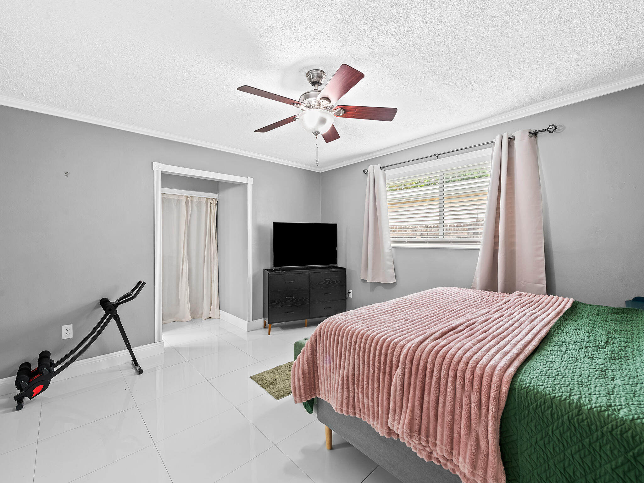10497 NW 4th, Fort Lauderdale FL 33071