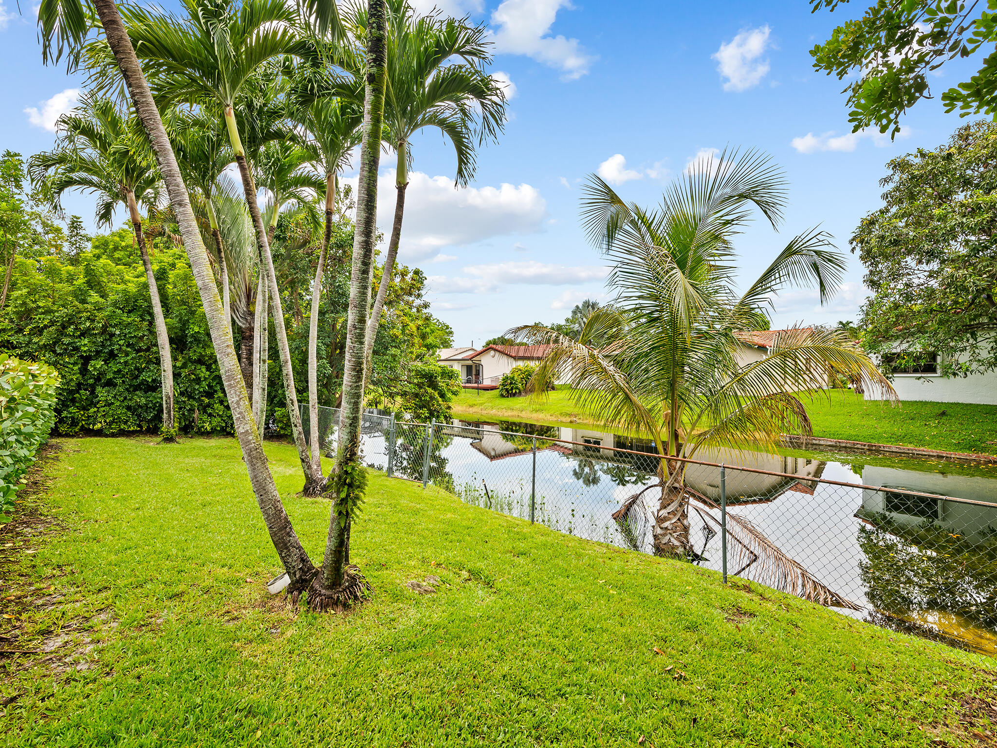 10497 NW 4th, Fort Lauderdale FL 33071
