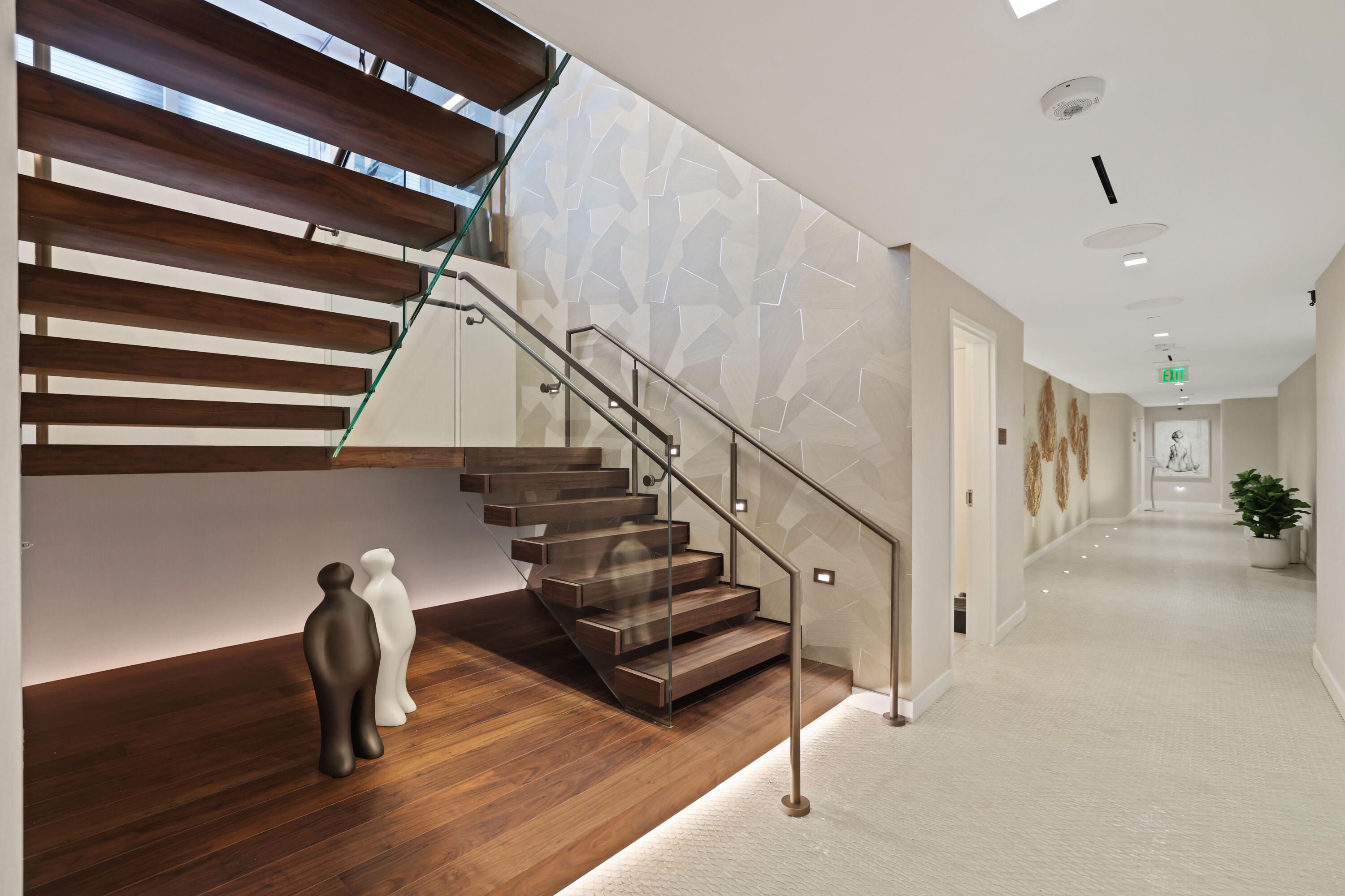 210 SE Mizner #301, Boca Raton FL 33432