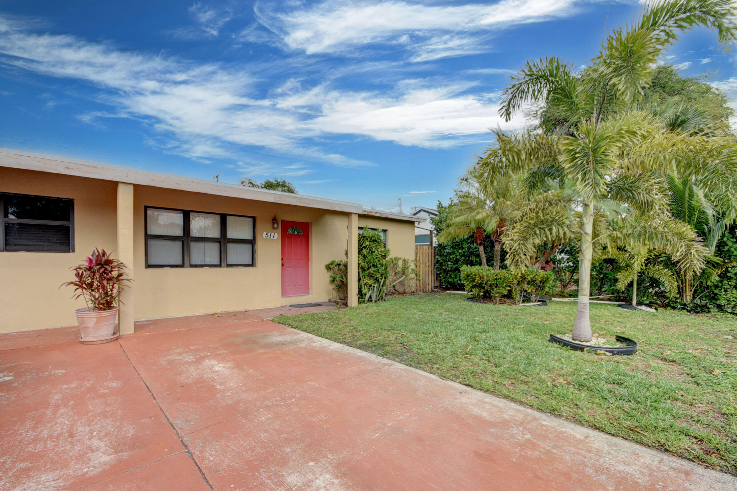 511 Minnesota, Lantana FL 33462