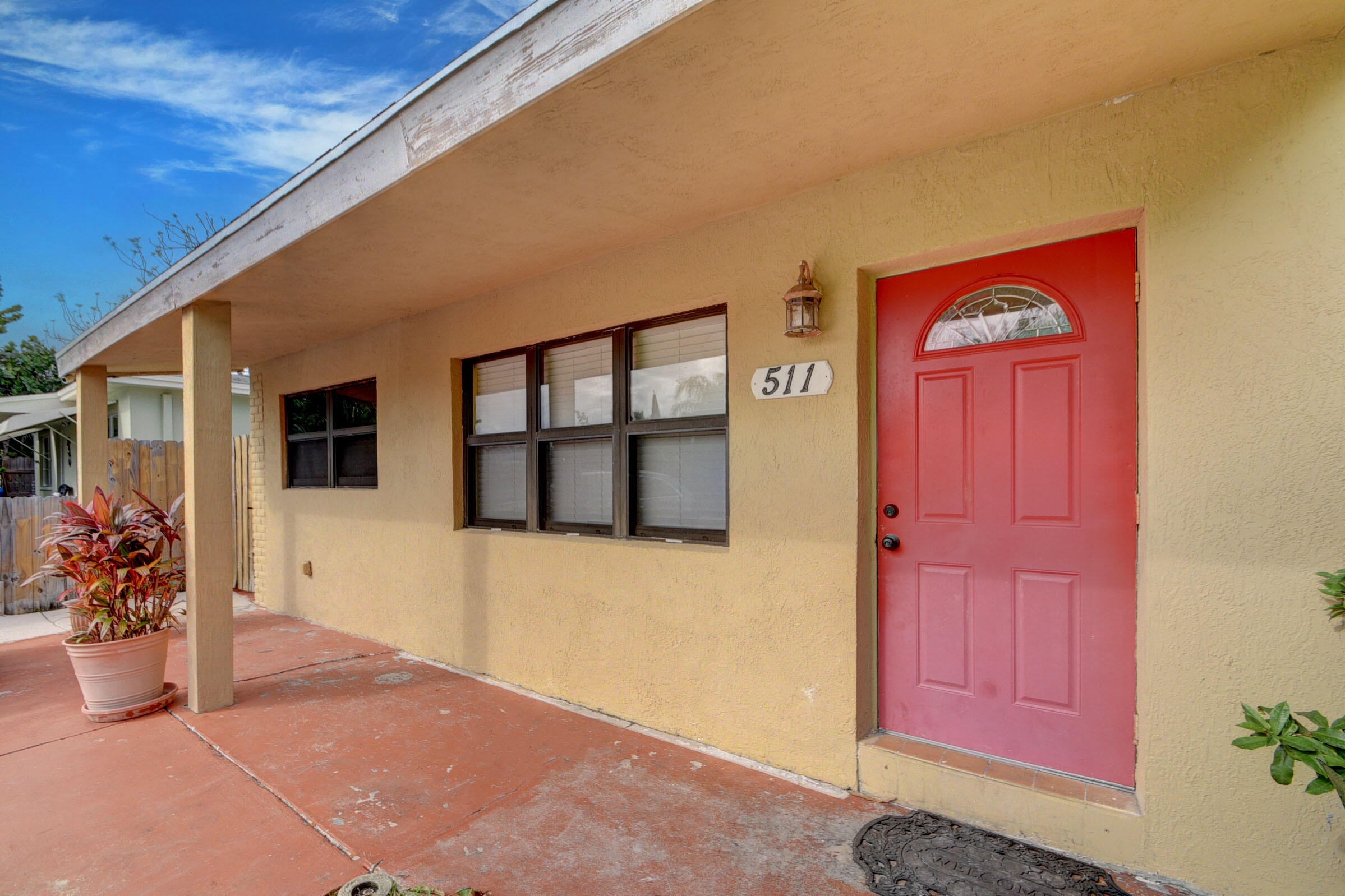511 Minnesota, Lantana FL 33462