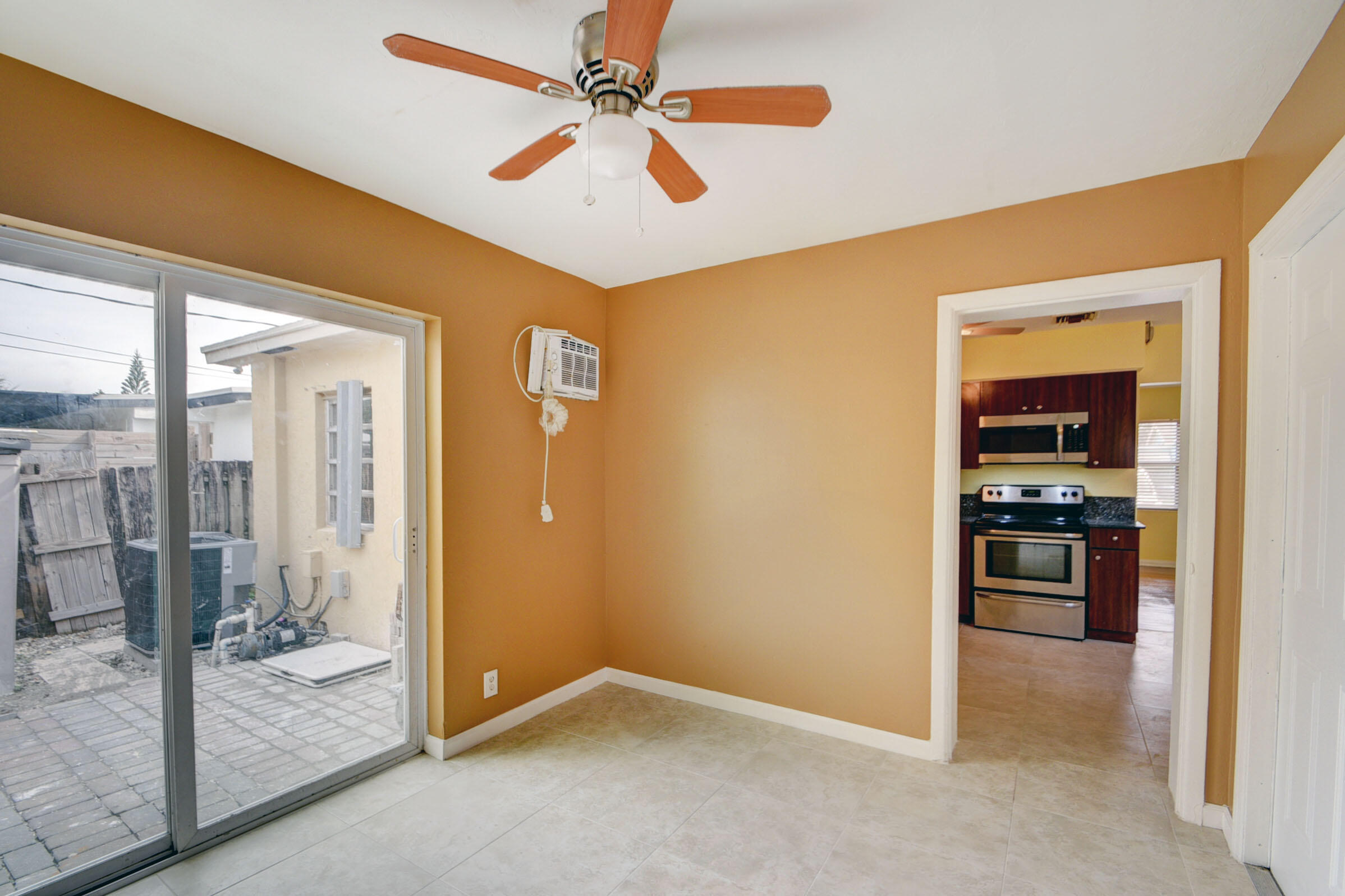 511 Minnesota, Lantana FL 33462