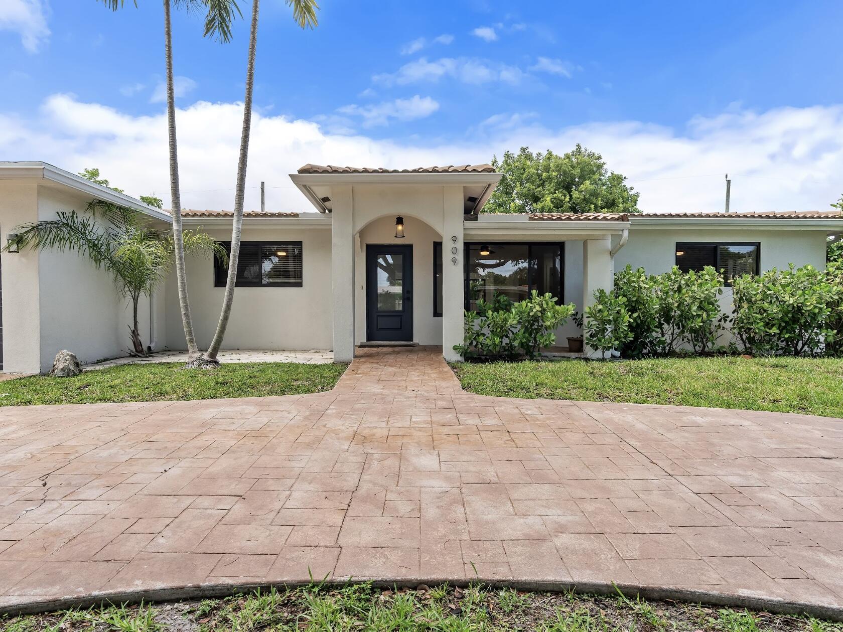 909 SE 14th, Deerfield Beach FL 33441