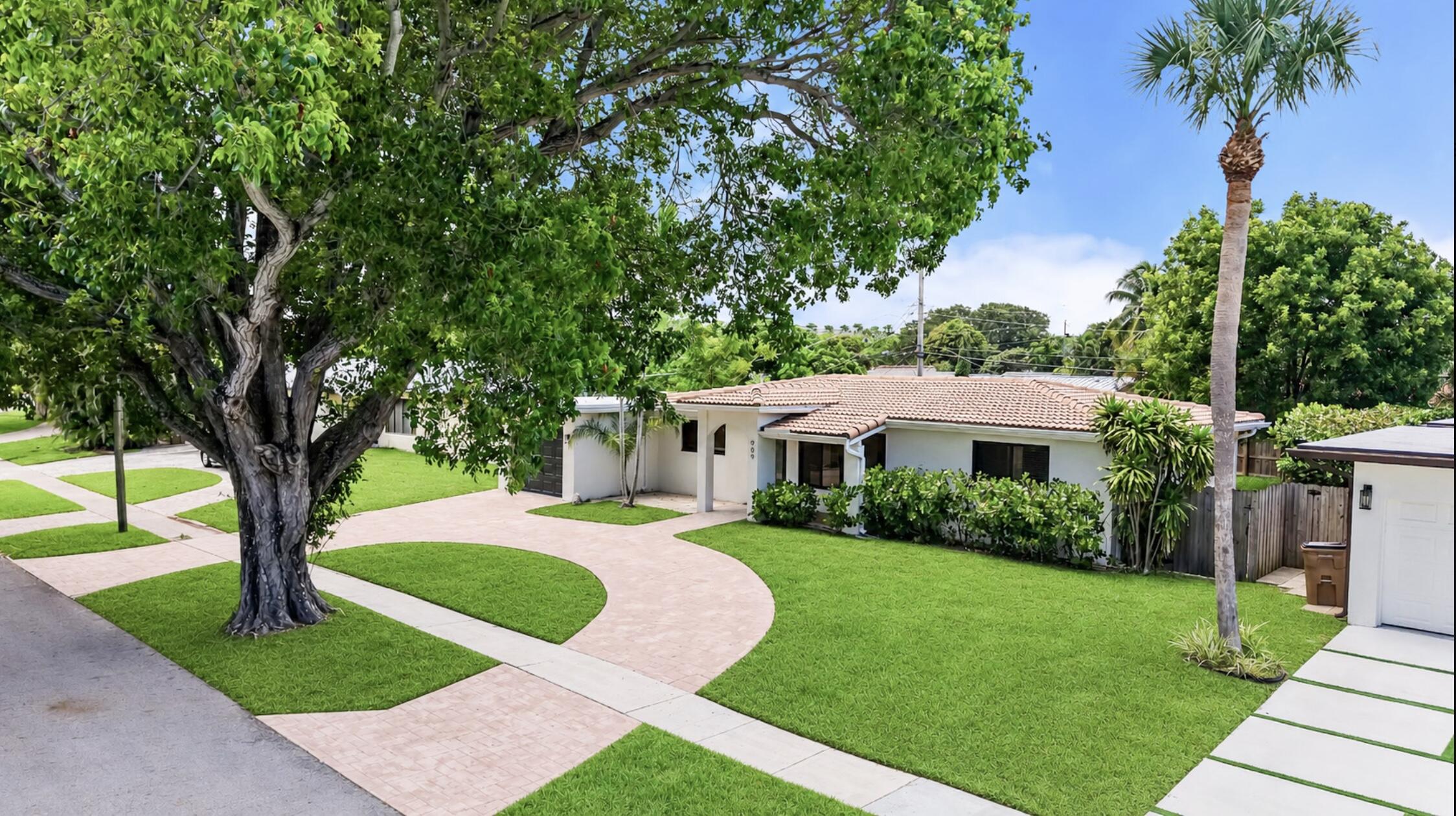 909 SE 14th, Deerfield Beach FL 33441