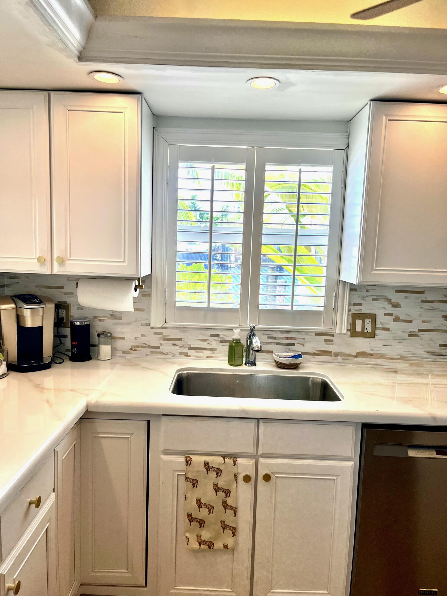 815 Middle River #106, Fort Lauderdale FL 33304