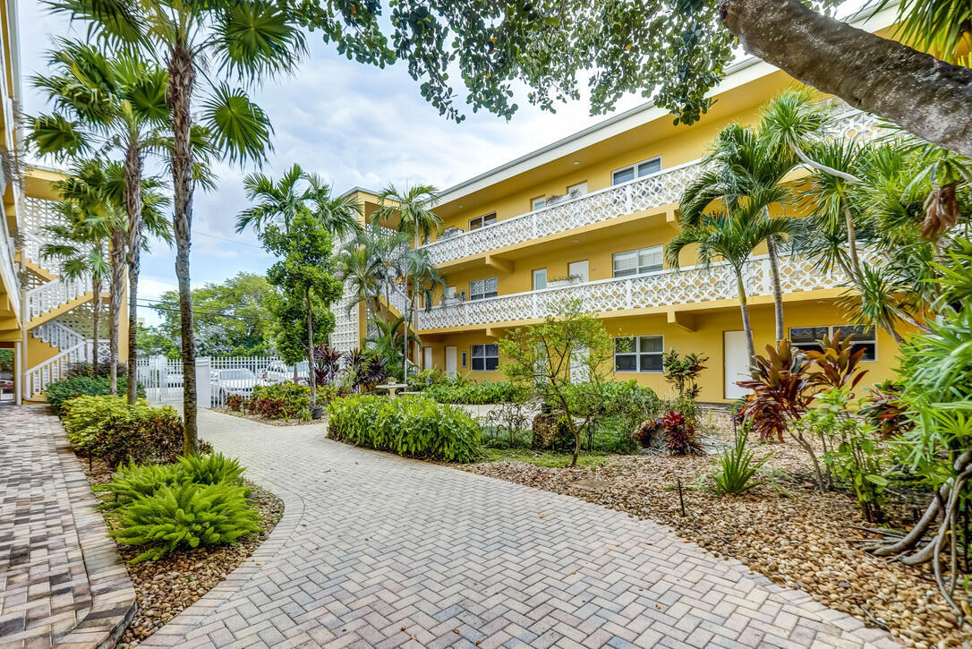 815 Middle River #106, Fort Lauderdale FL 33304
