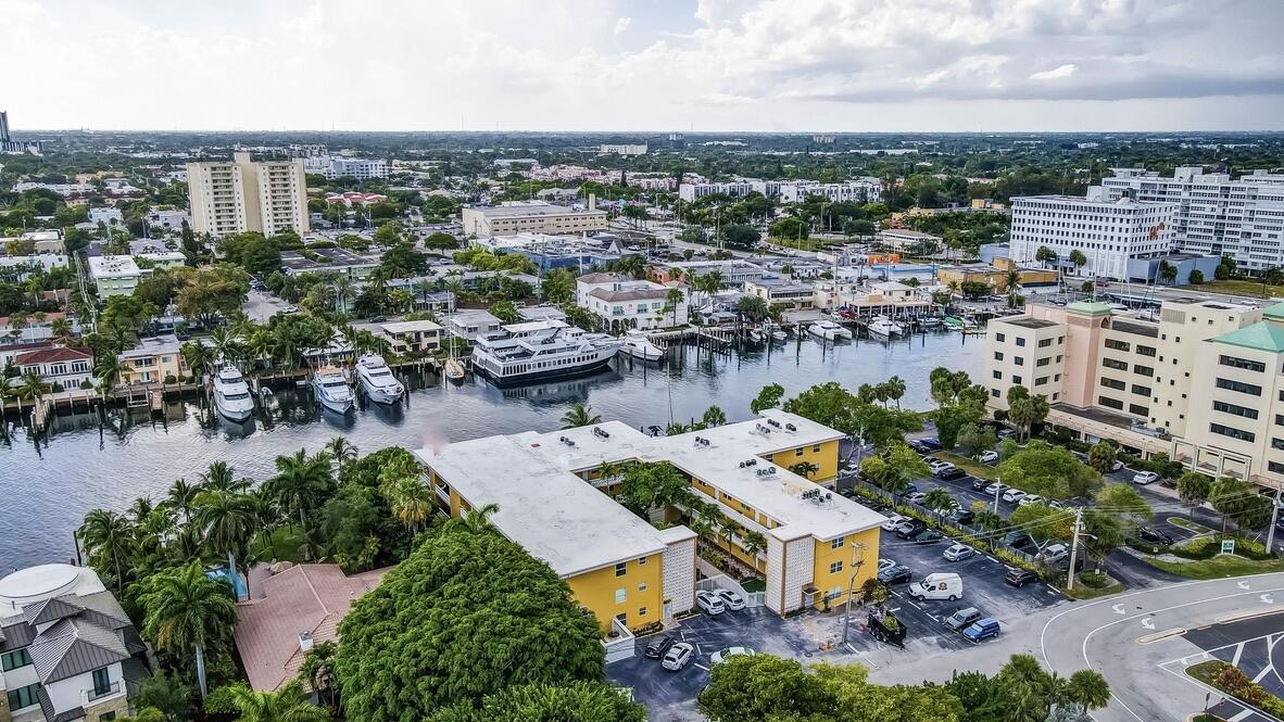 815 Middle River #106, Fort Lauderdale FL 33304