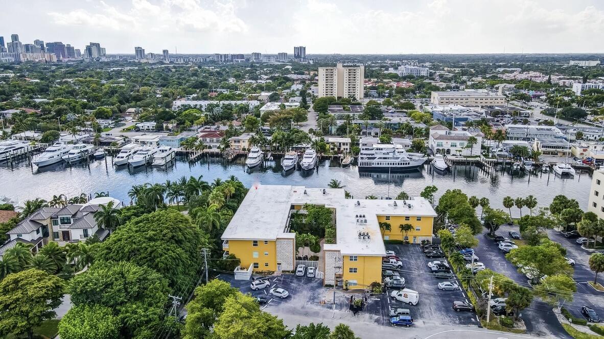 815 Middle River #106, Fort Lauderdale FL 33304