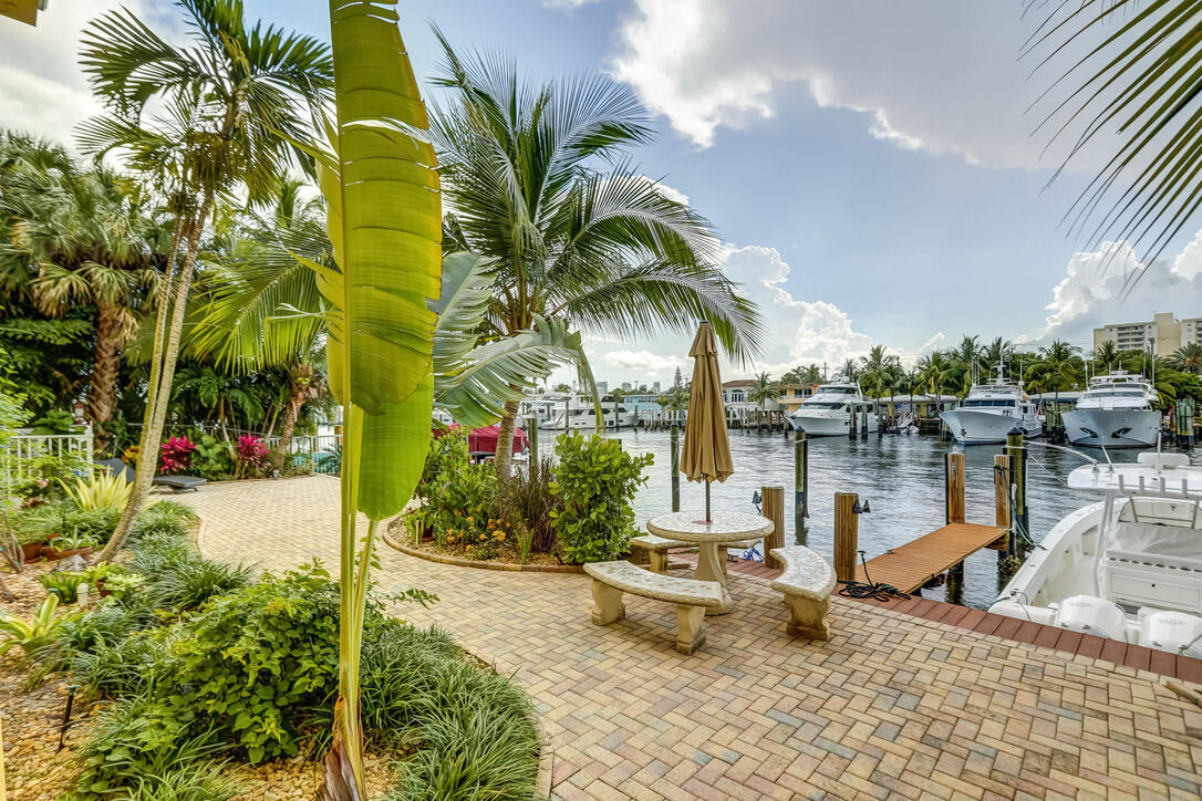 815 Middle River #106, Fort Lauderdale FL 33304