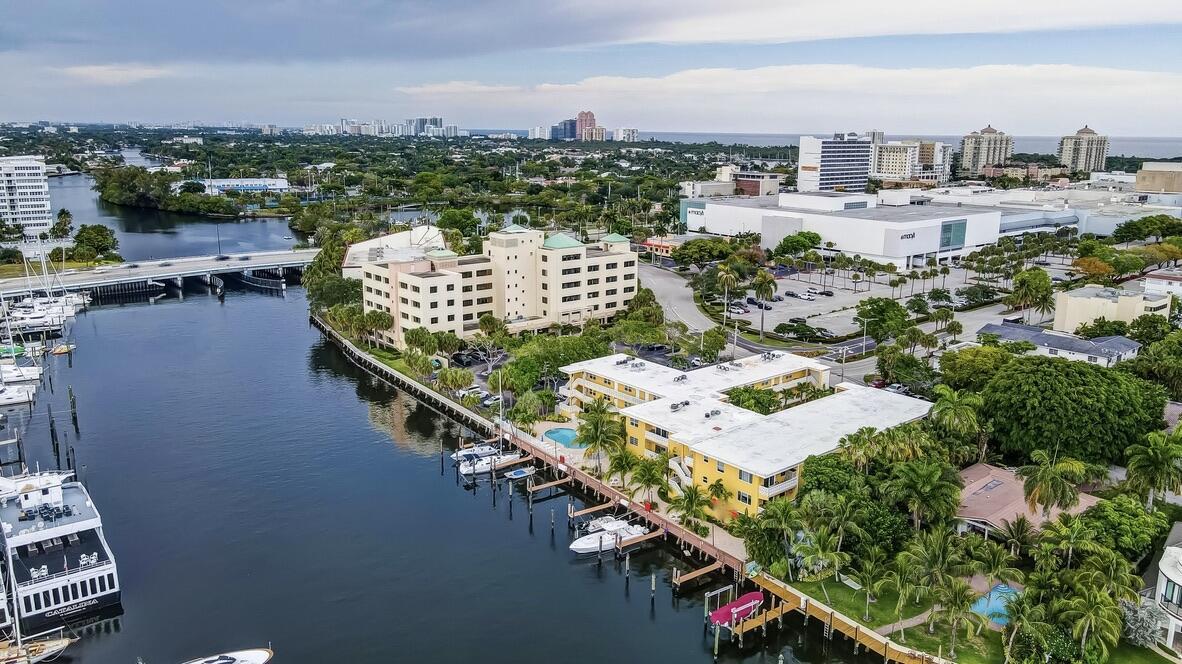 815 Middle River #106, Fort Lauderdale FL 33304