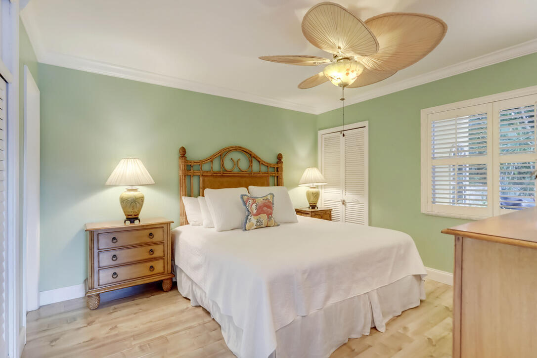 815 Middle River #106, Fort Lauderdale FL 33304