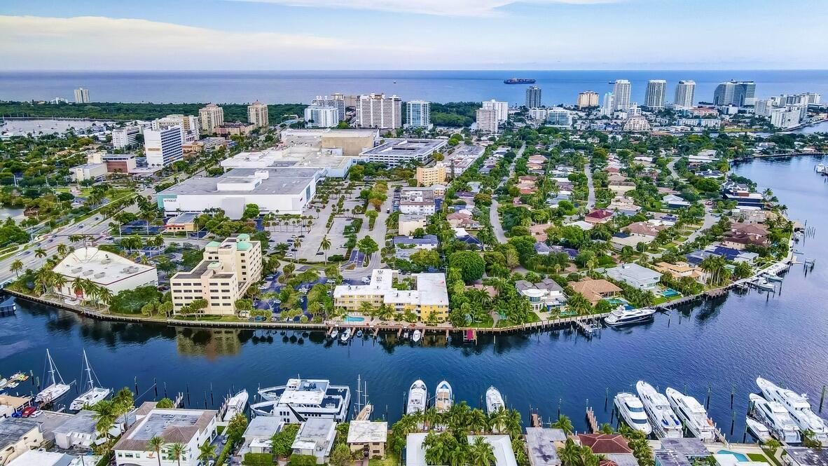 815 Middle River #106, Fort Lauderdale FL 33304