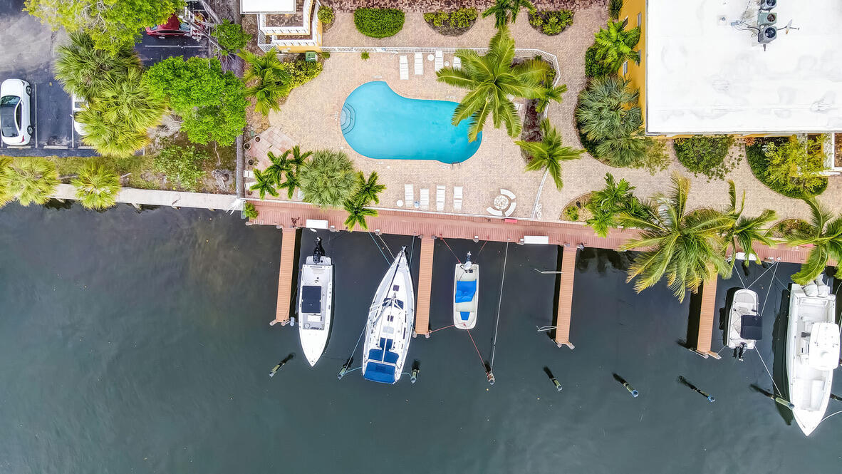 815 Middle River #106, Fort Lauderdale FL 33304