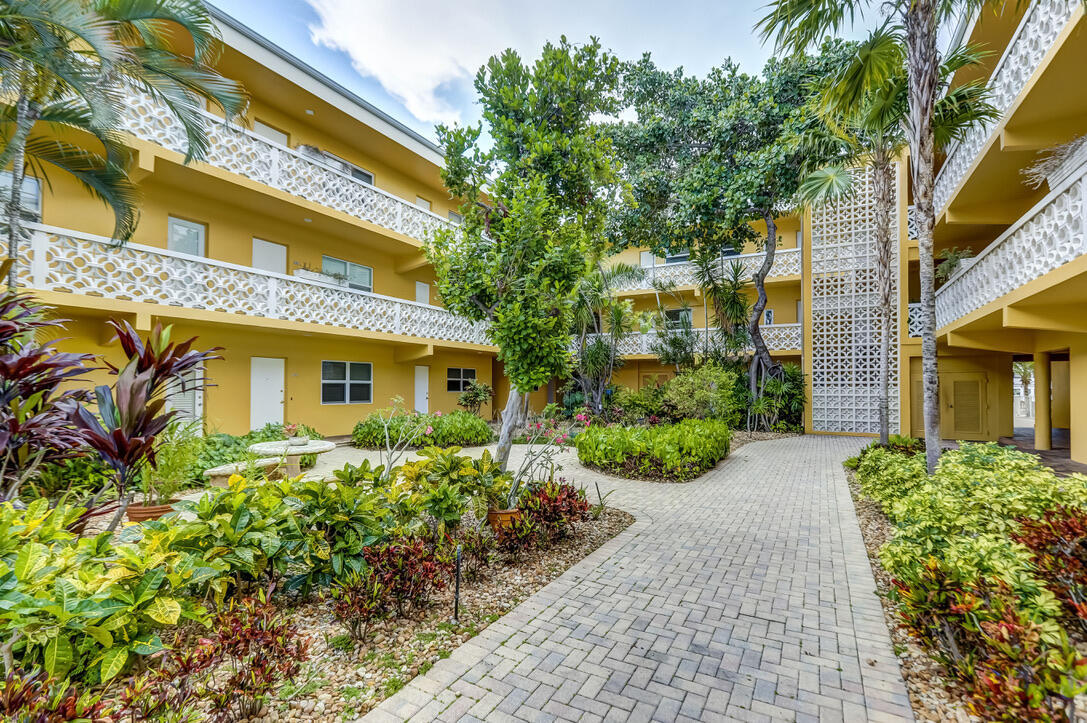 815 Middle River #106, Fort Lauderdale FL 33304