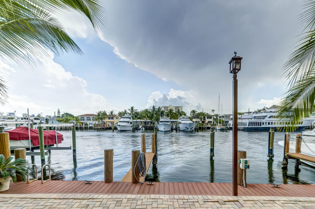 815 Middle River #106, Fort Lauderdale FL 33304