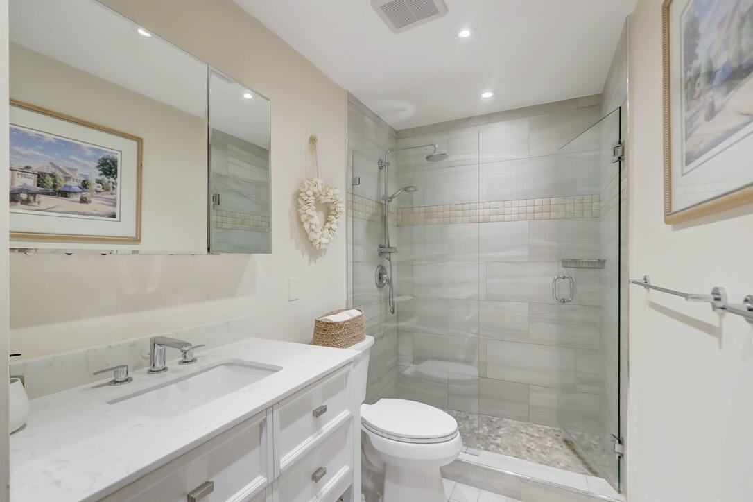 815 Middle River #106, Fort Lauderdale FL 33304