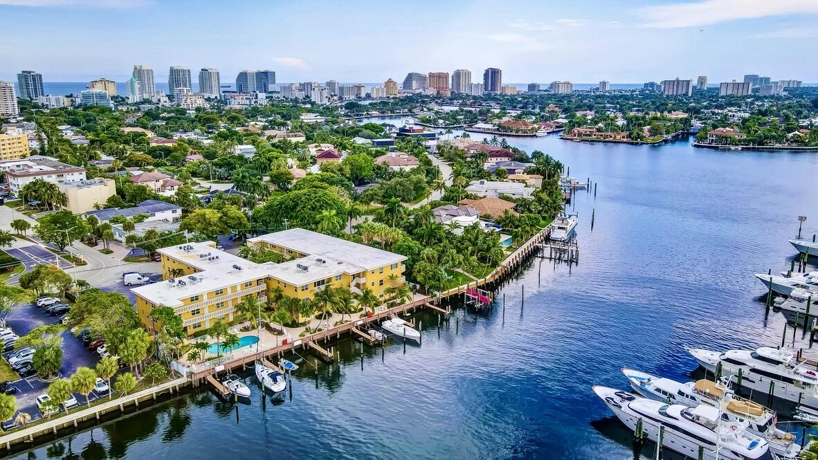 815 Middle River #106, Fort Lauderdale FL 33304