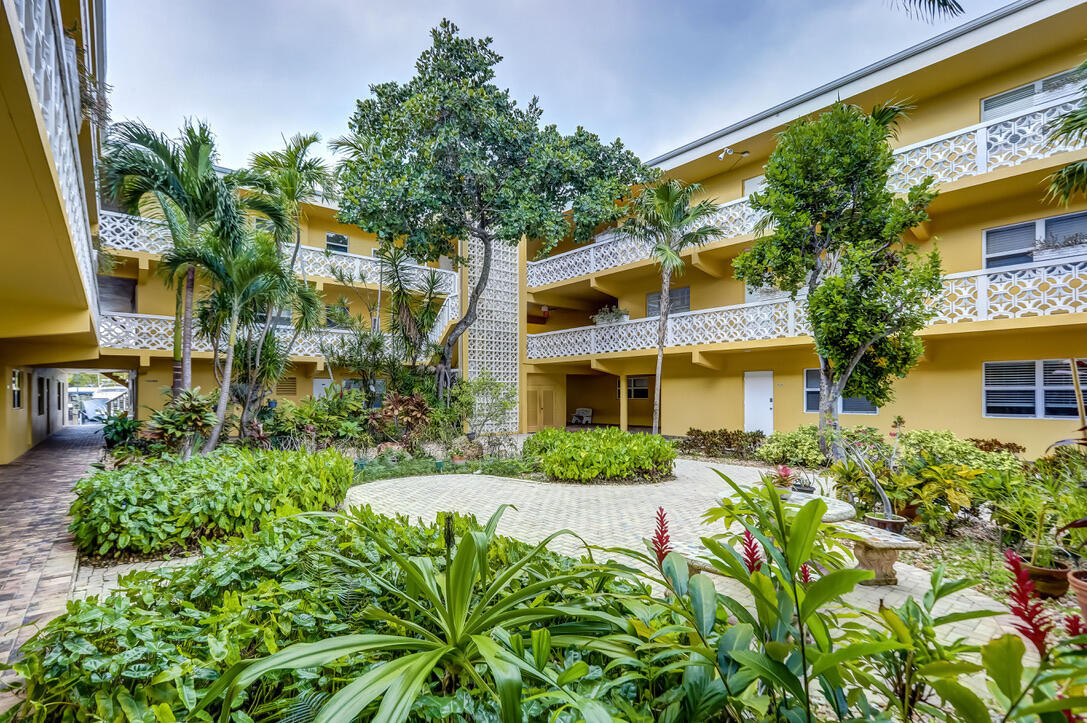815 Middle River #106, Fort Lauderdale FL 33304