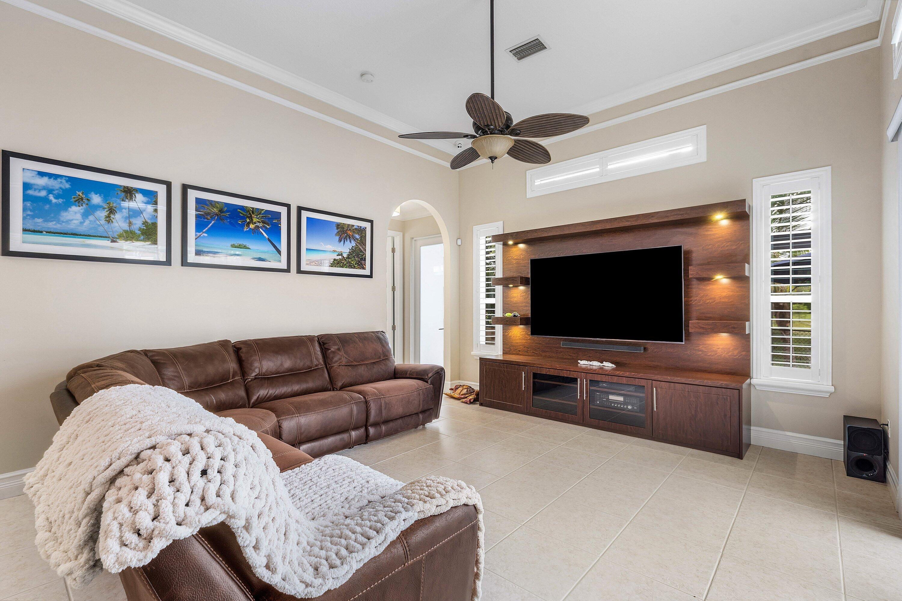 1853 Palisades, West Palm Beach FL 33411