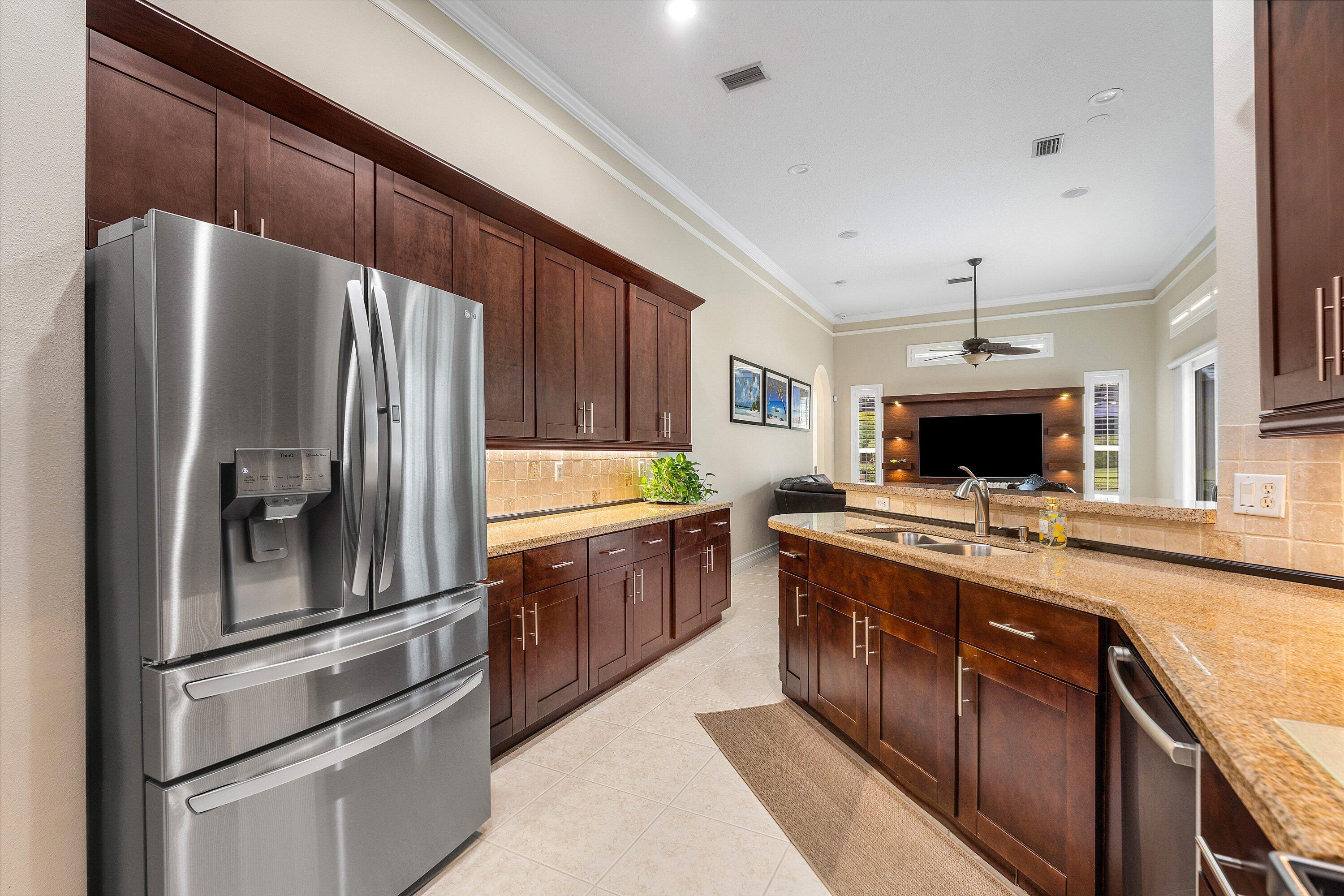 1853 Palisades, West Palm Beach FL 33411