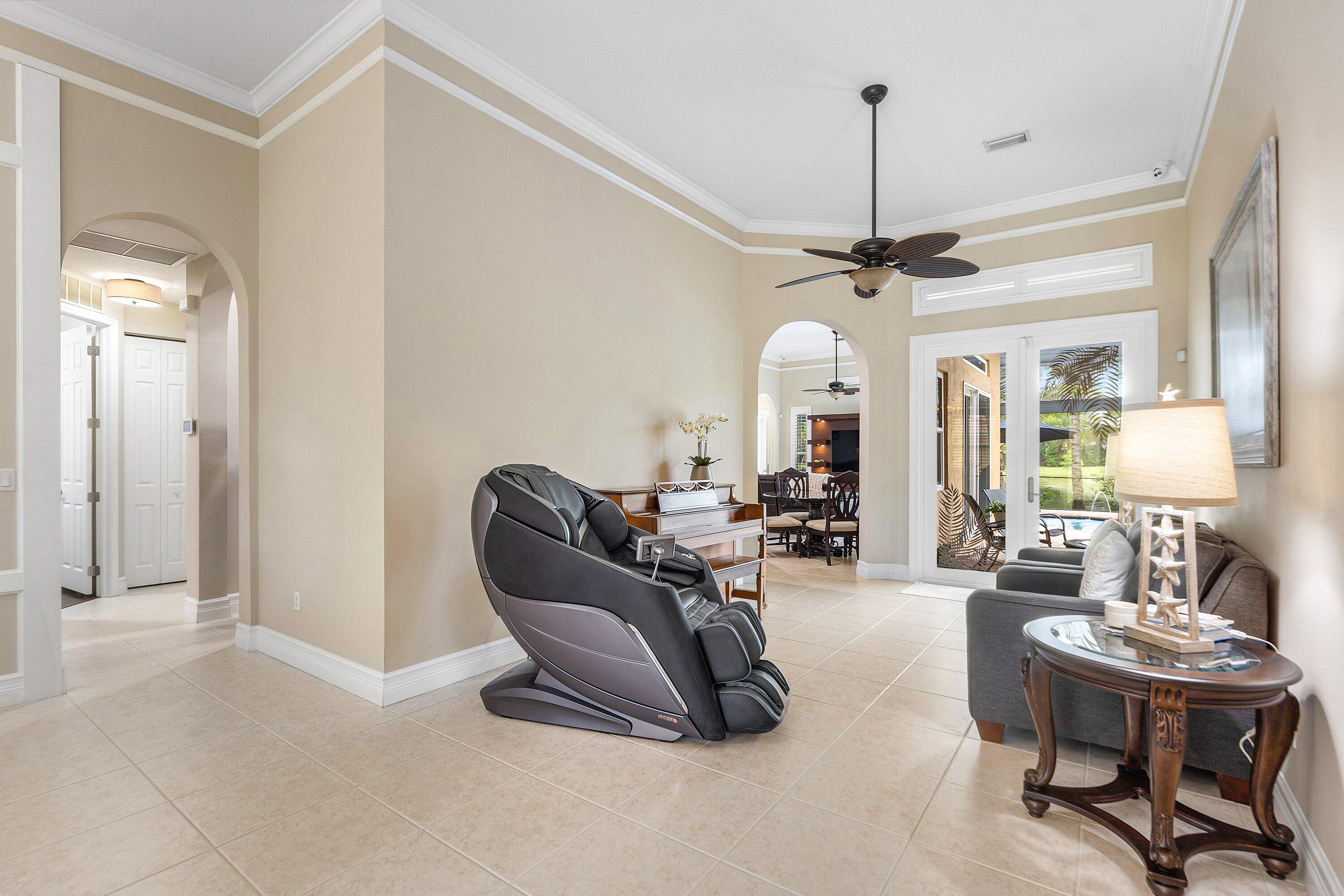 1853 Palisades, West Palm Beach FL 33411