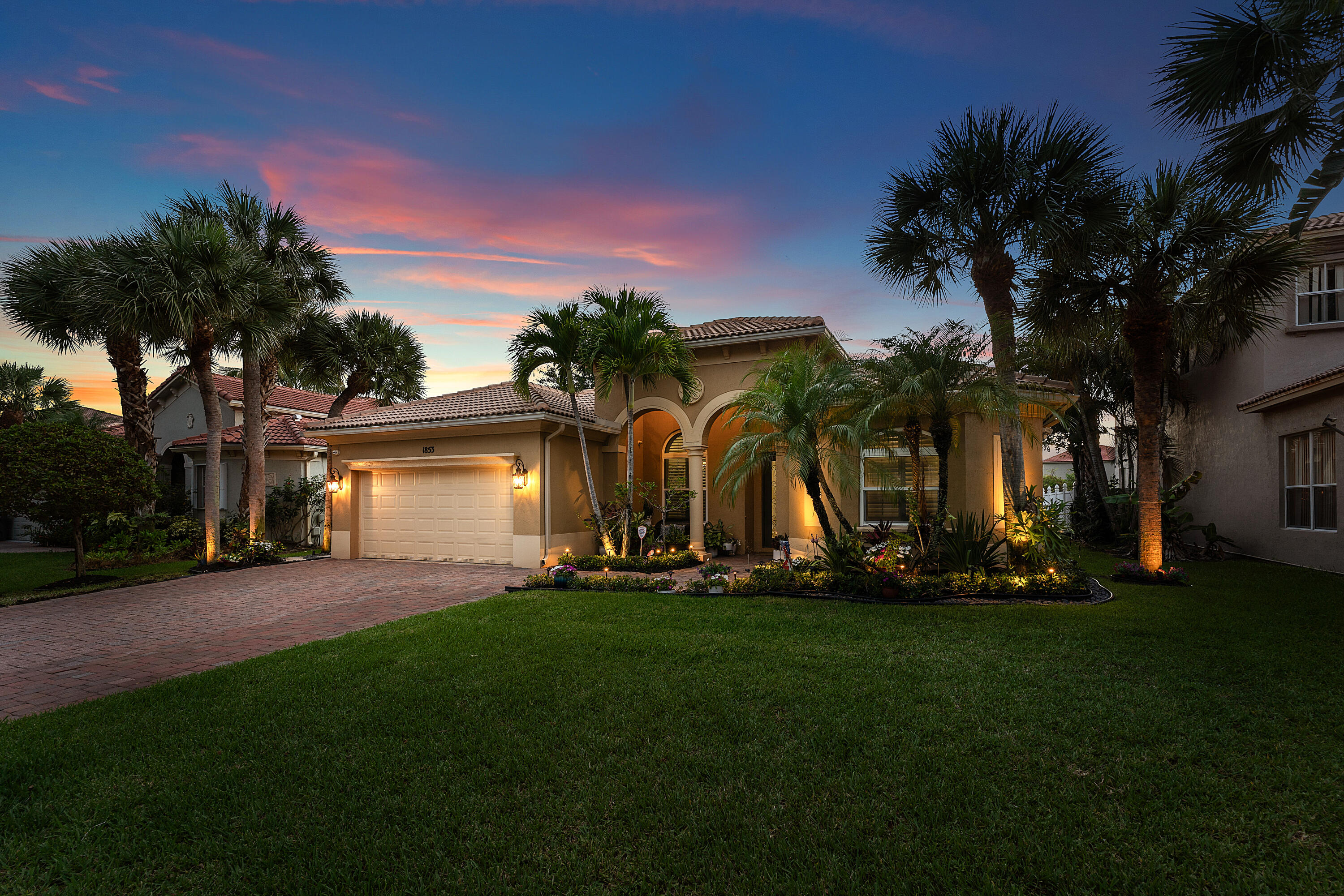1853 Palisades, West Palm Beach FL 33411