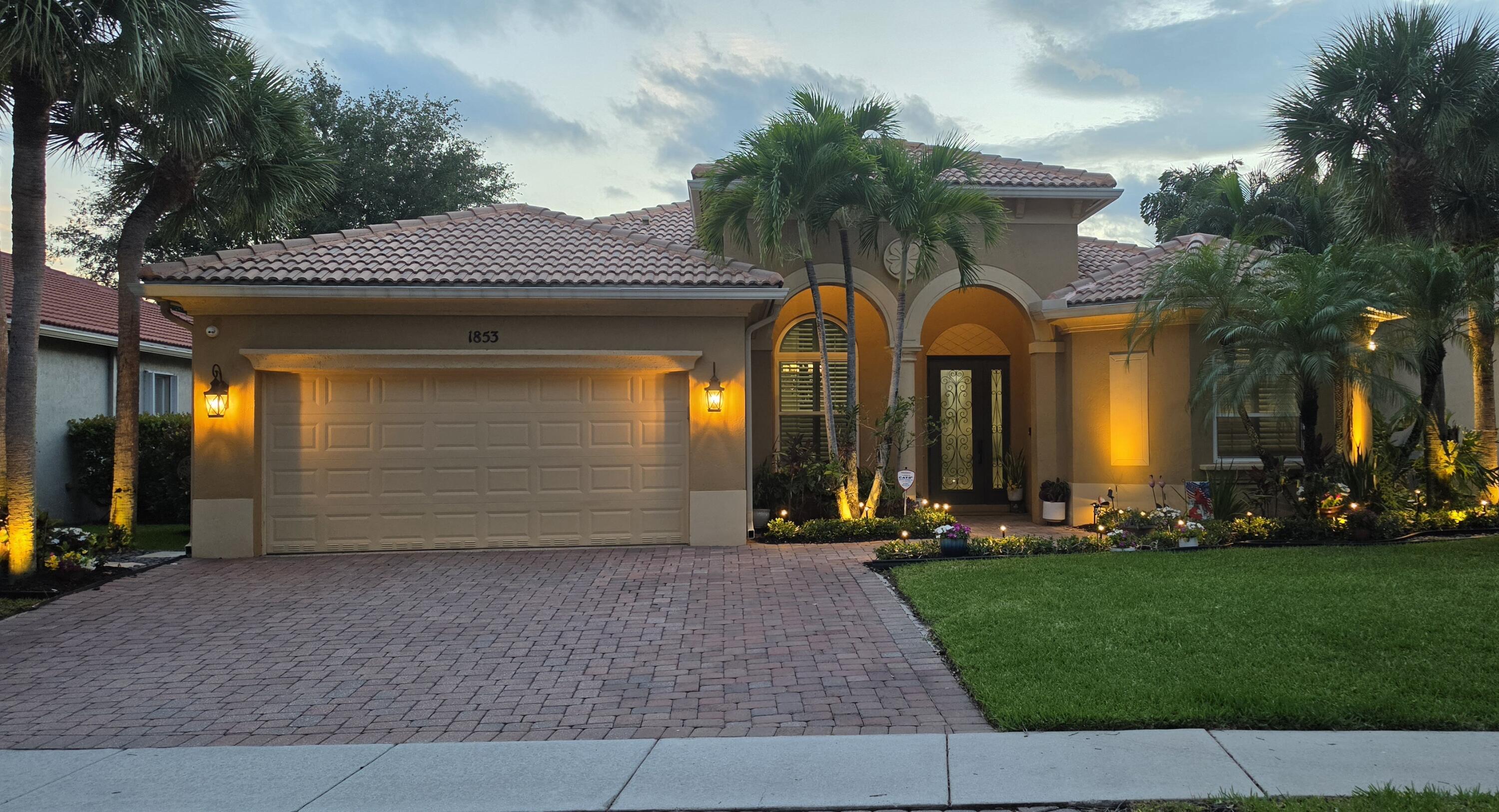 1853 Palisades, West Palm Beach FL 33411