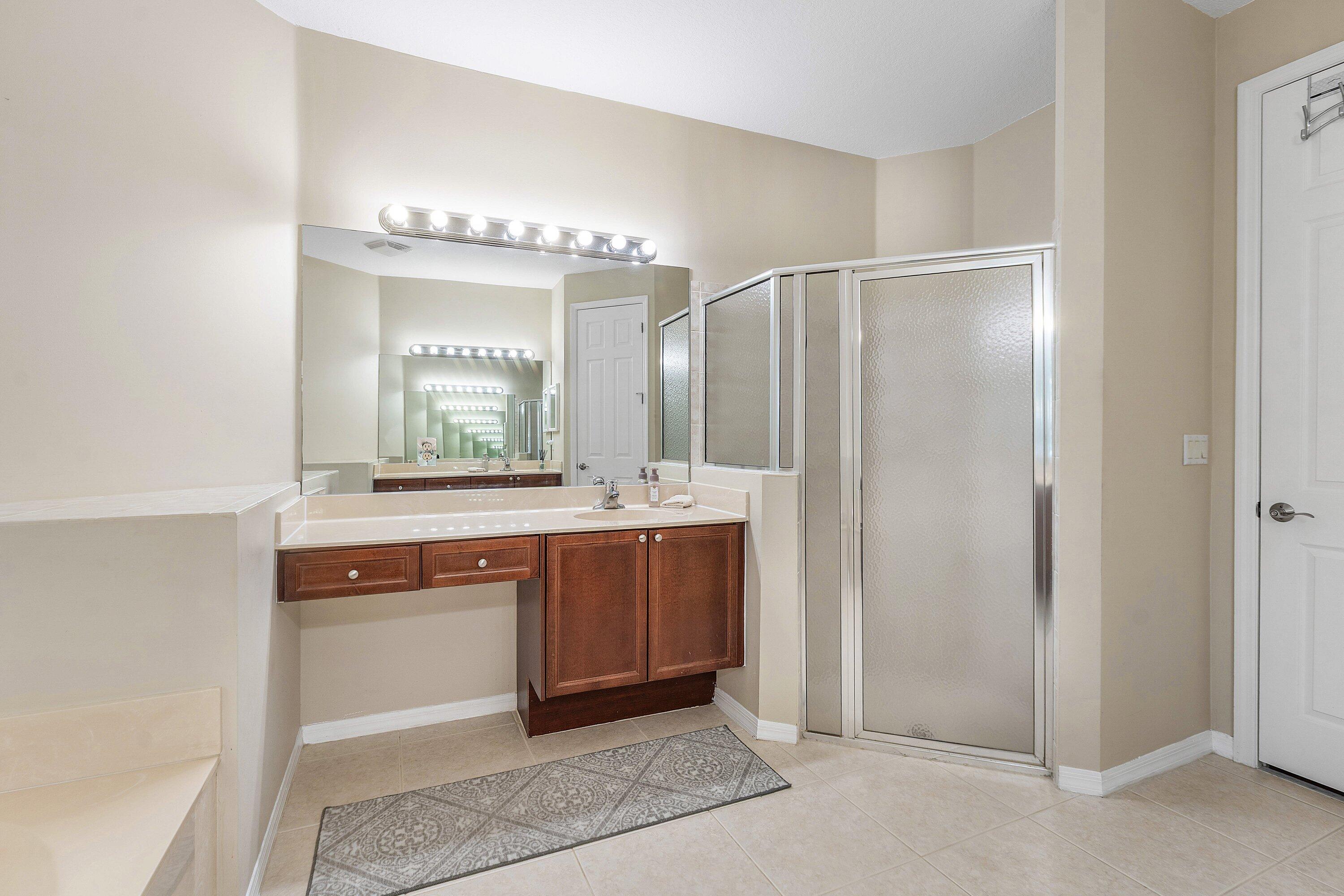 1853 Palisades, West Palm Beach FL 33411