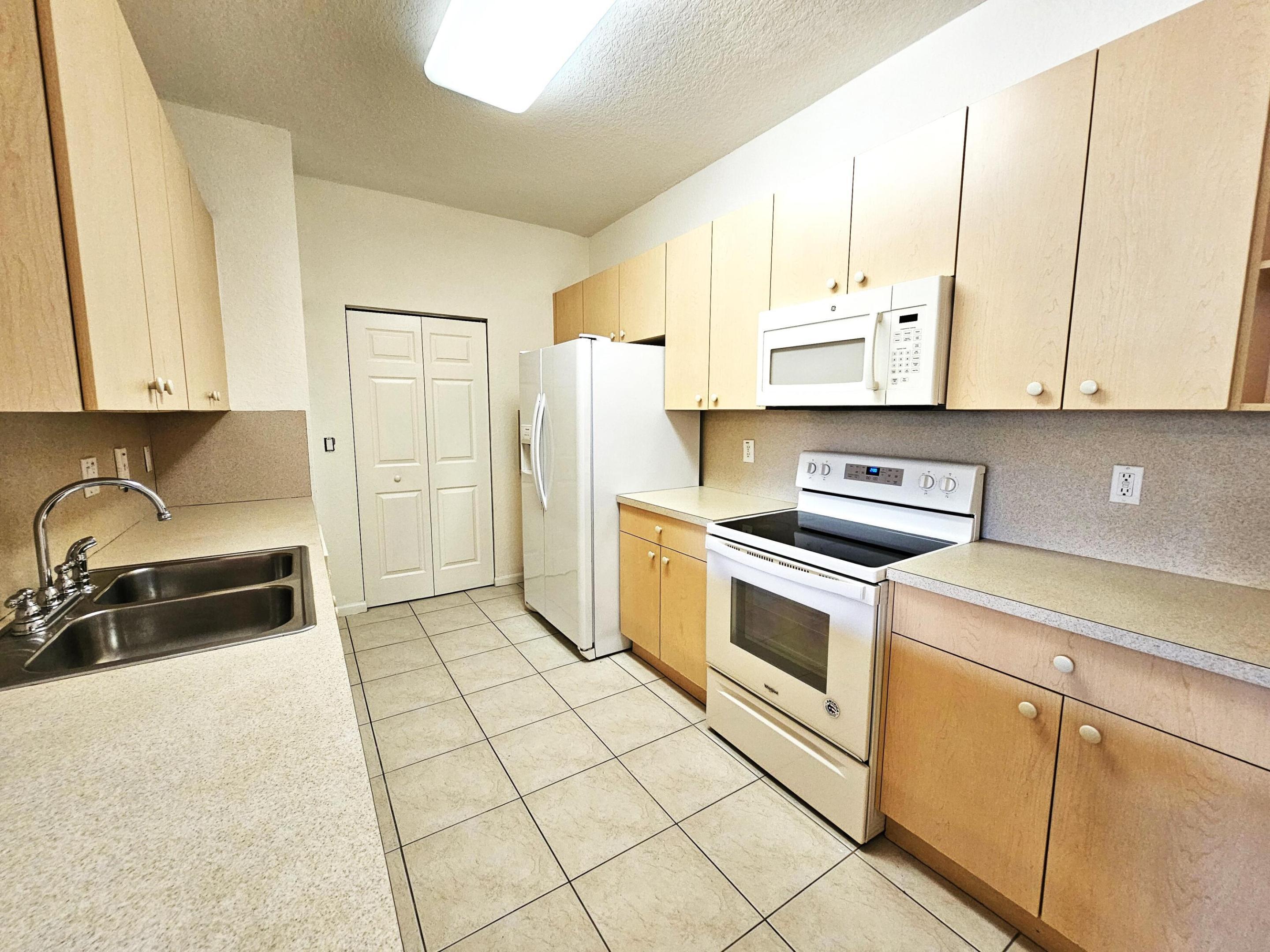 3569 Forest Hill #104, Palm Springs FL 33406
