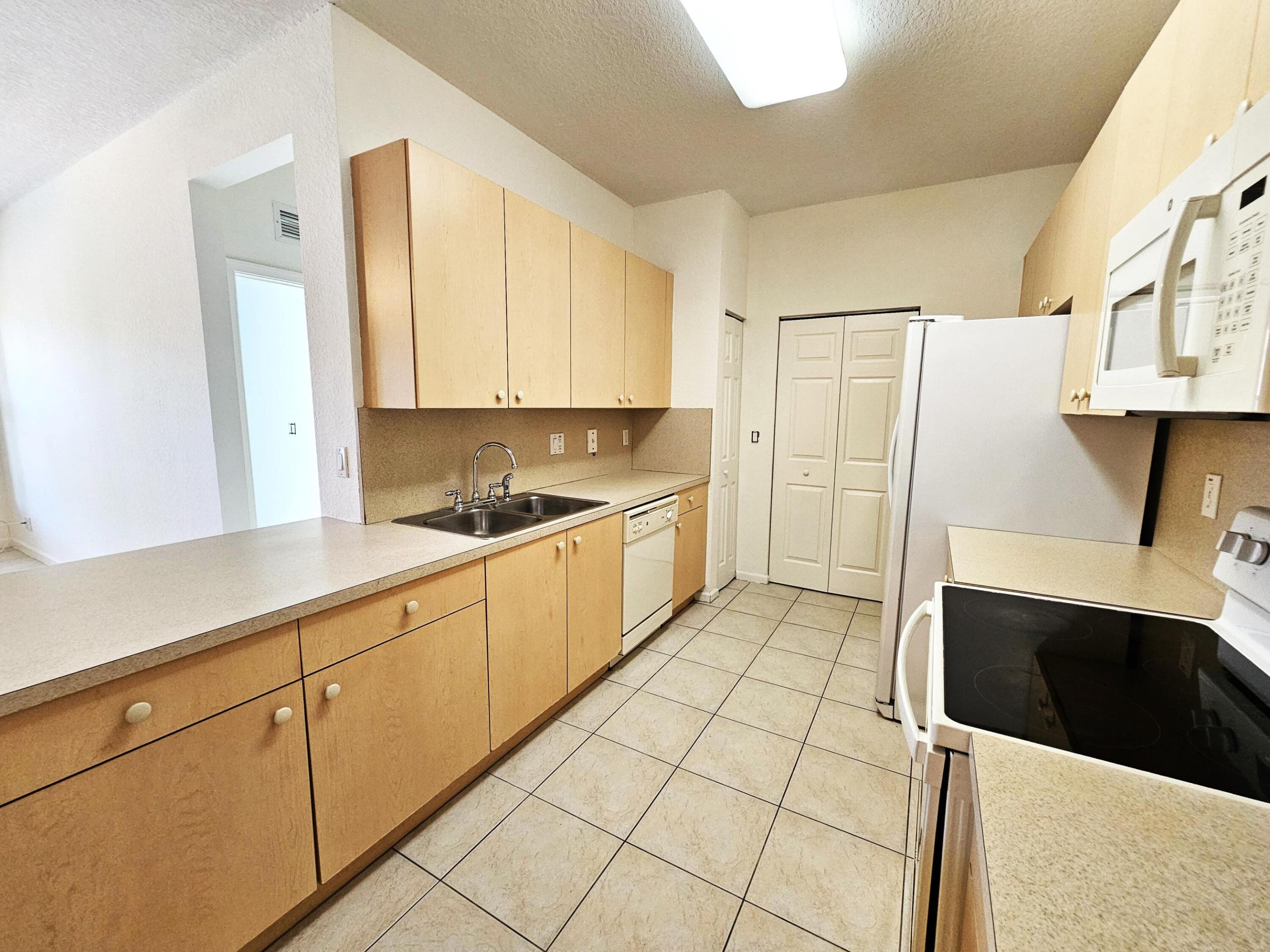3569 Forest Hill #104, Palm Springs FL 33406
