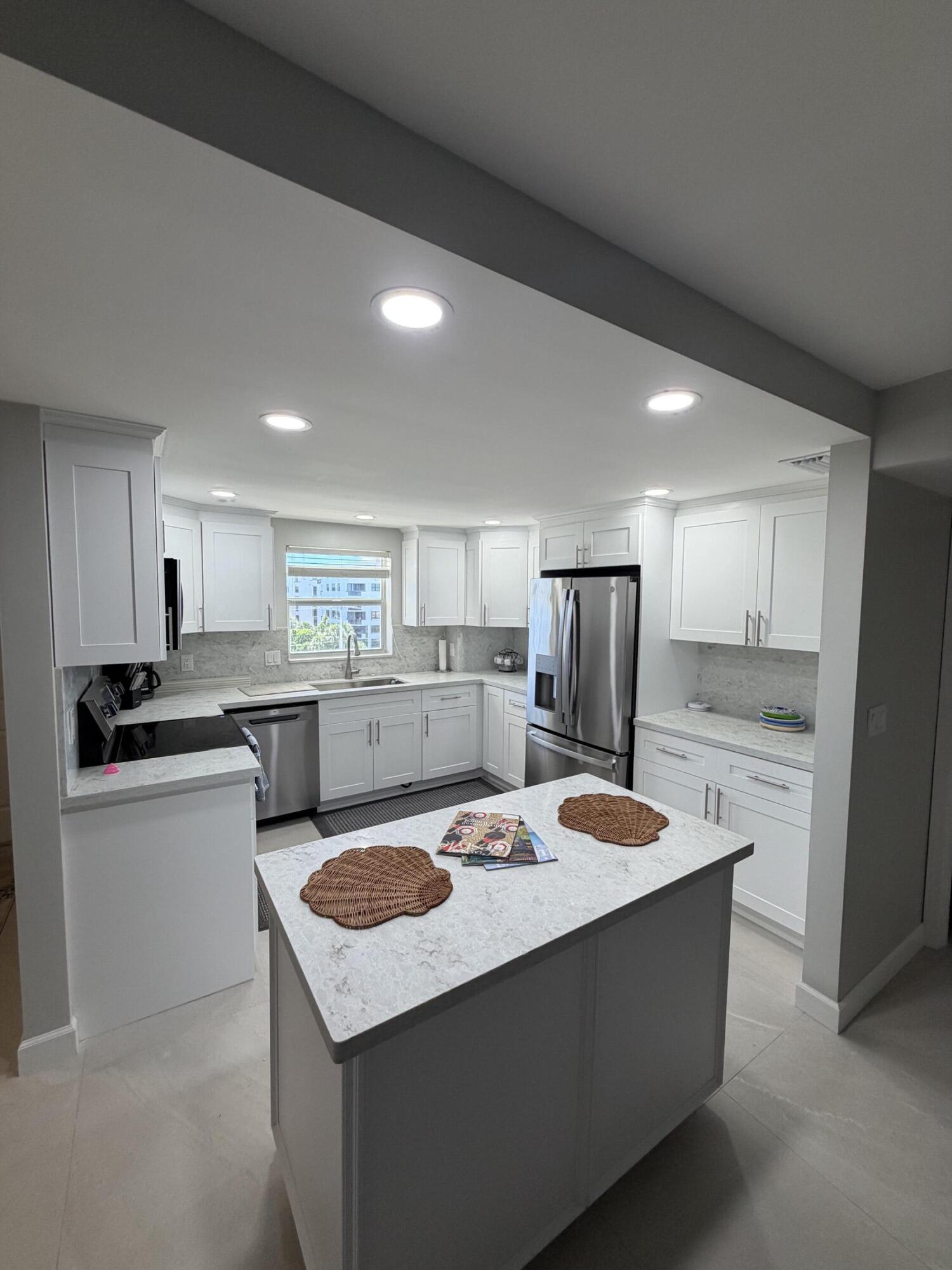 1160 Hillsboro Mile #604, Hillsboro Beach FL 33062