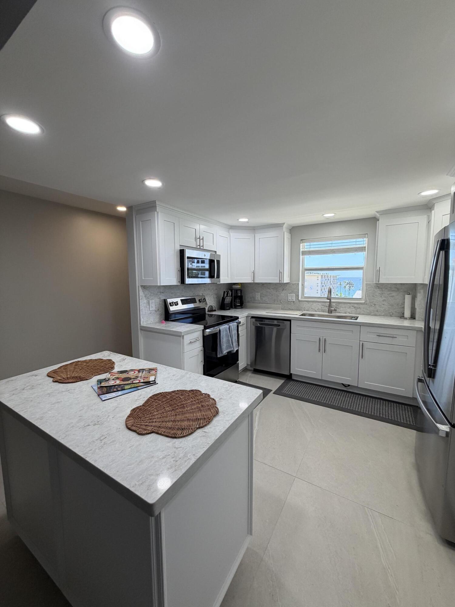 1160 Hillsboro Mile #604, Hillsboro Beach FL 33062