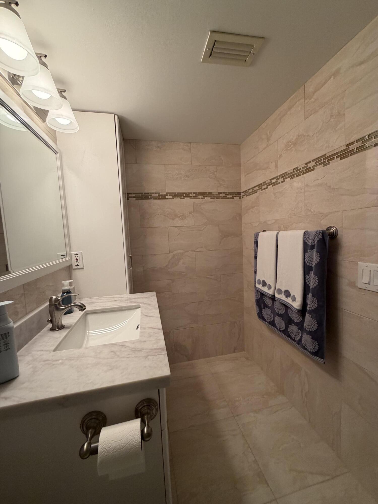 1160 Hillsboro Mile #604, Hillsboro Beach FL 33062