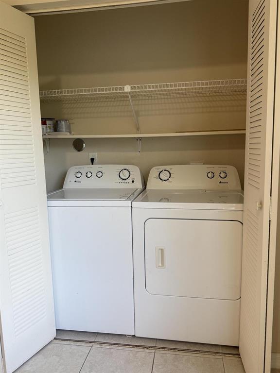 3390 Pinewalk #1012, Margate FL 33063