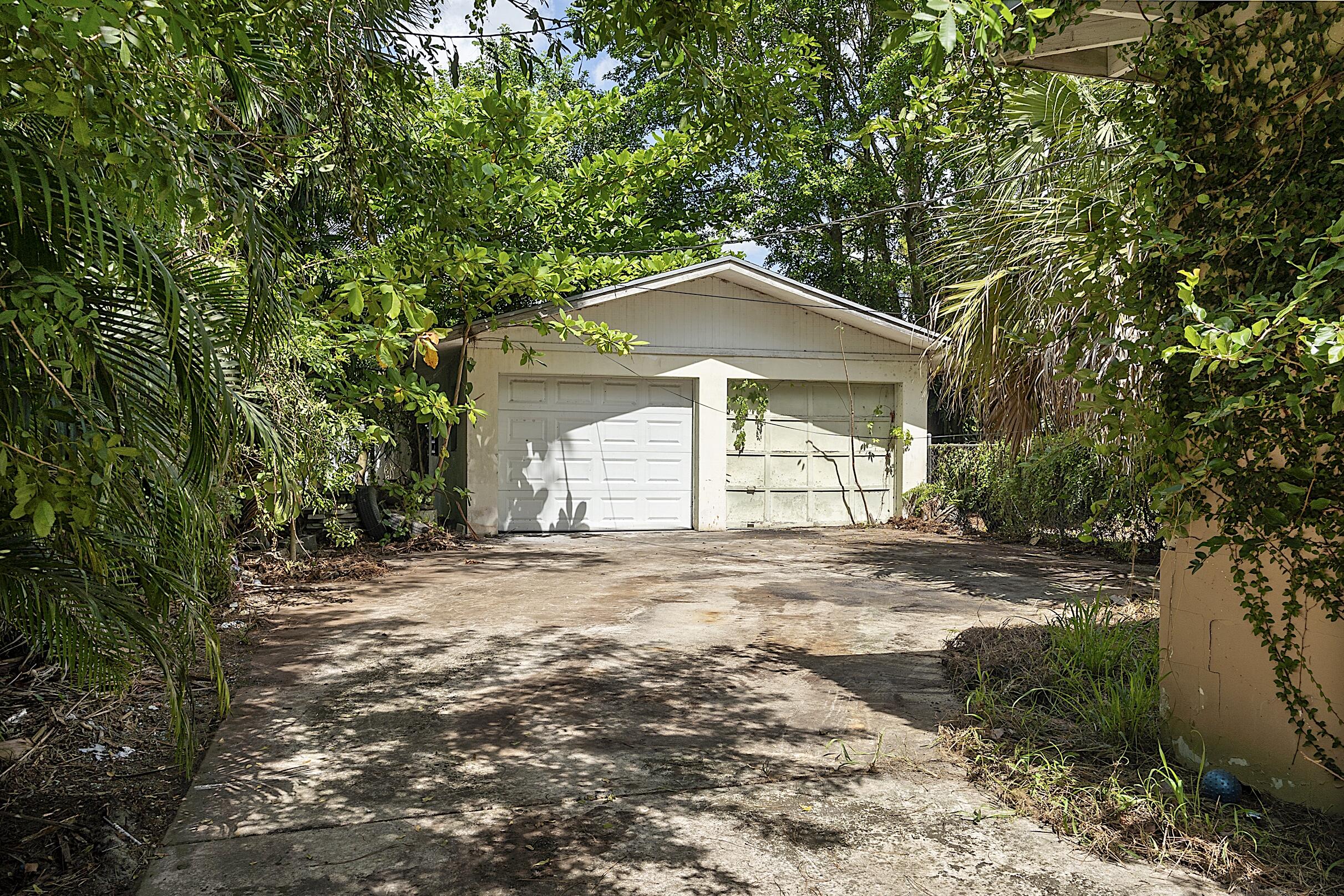 799 Ivory, Haverhill FL 33415