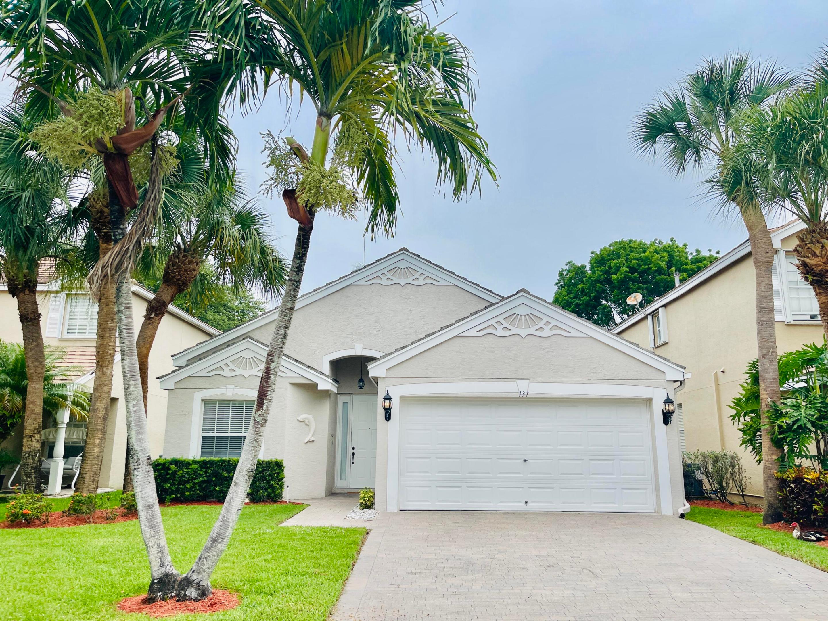 137 Canterbury, Royal Palm Beach FL 33414