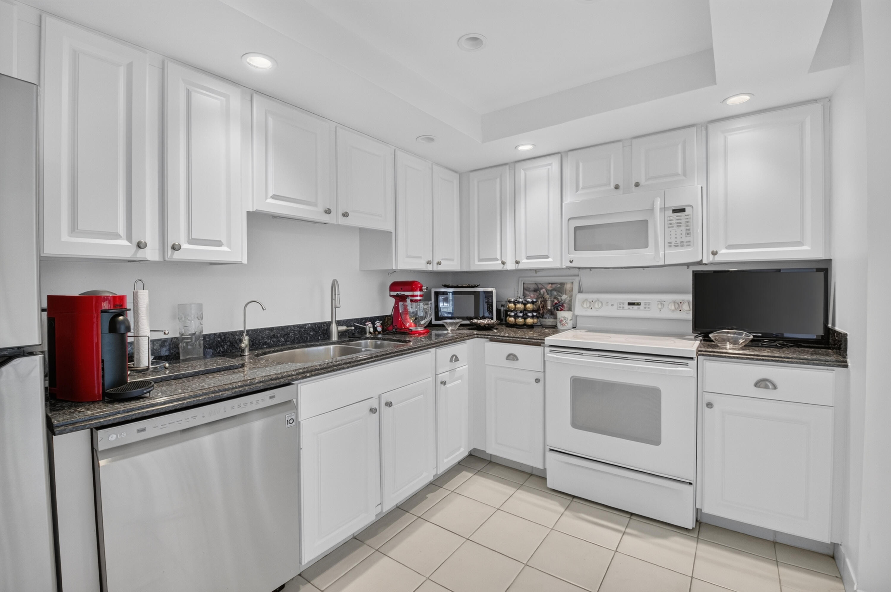 7847 Lakeside #1024, Boca Raton FL 33434