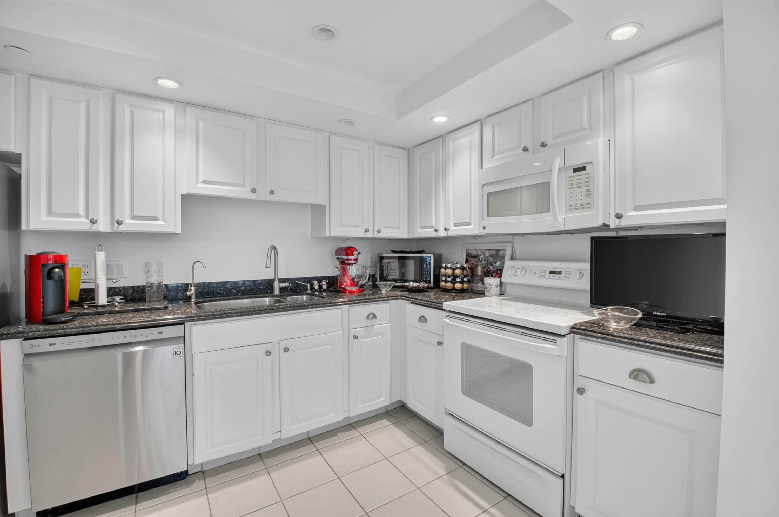7847 Lakeside #1024, Boca Raton FL 33434