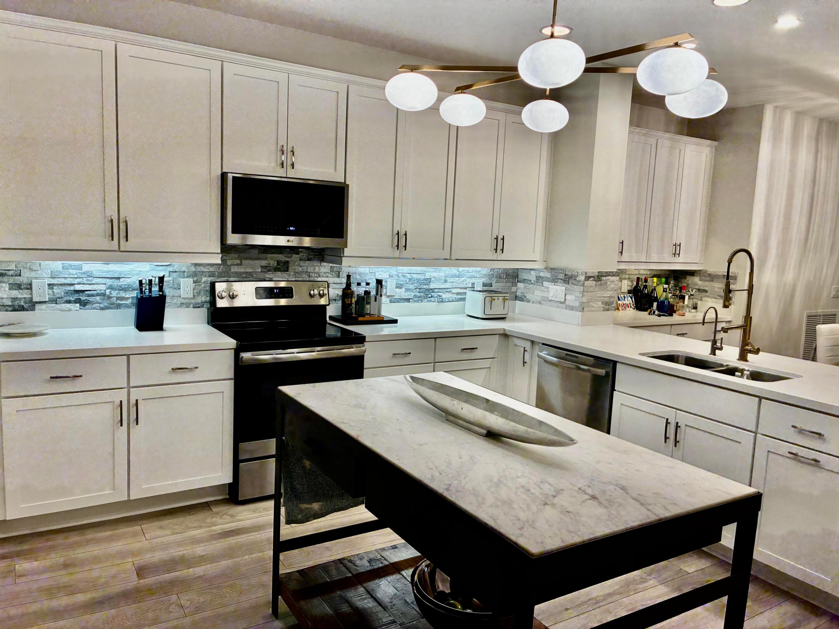 621 Windward, Boynton Beach FL 33435