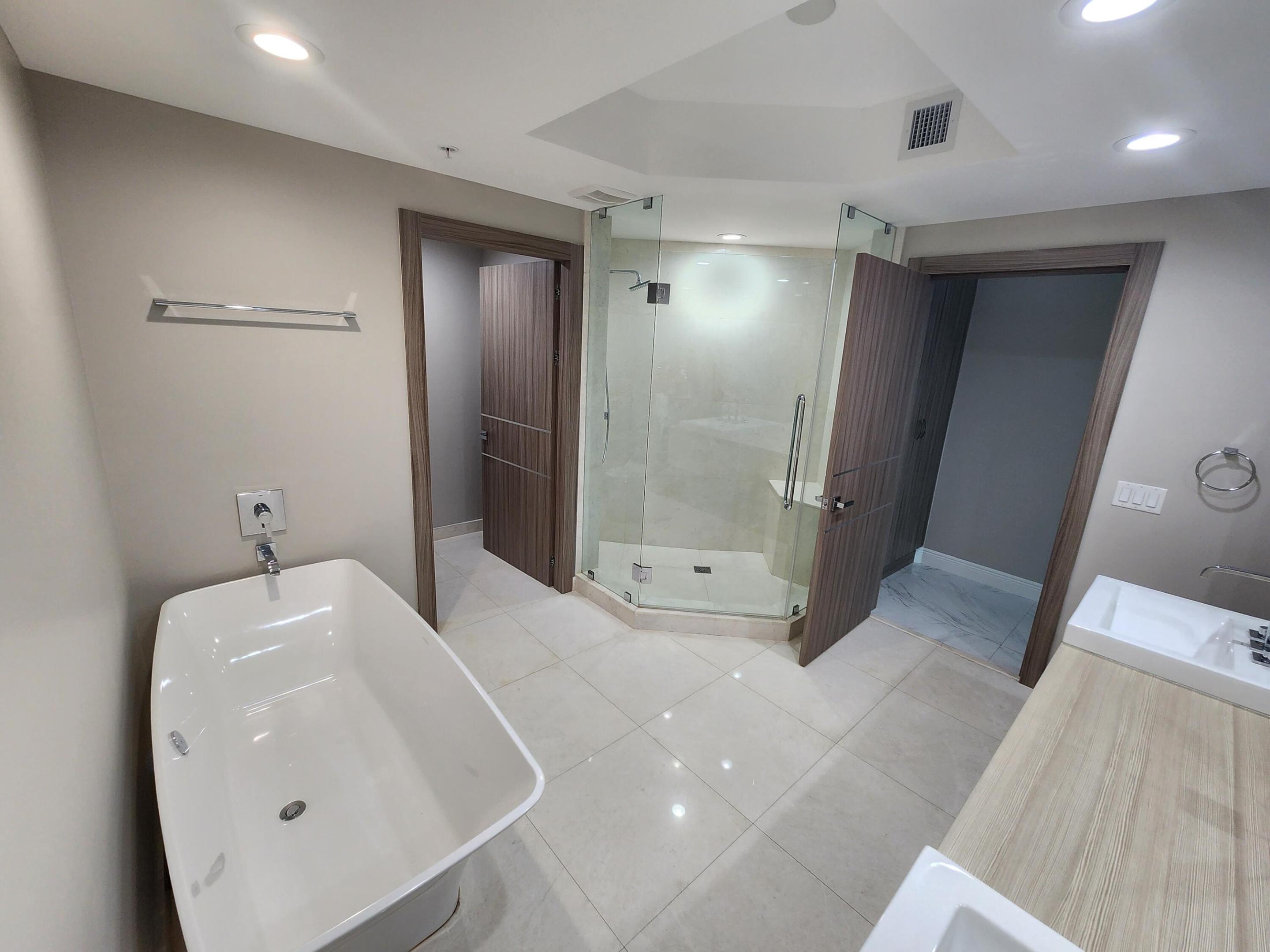 17301 Biscayne #1202, North Miami Beach FL 33160