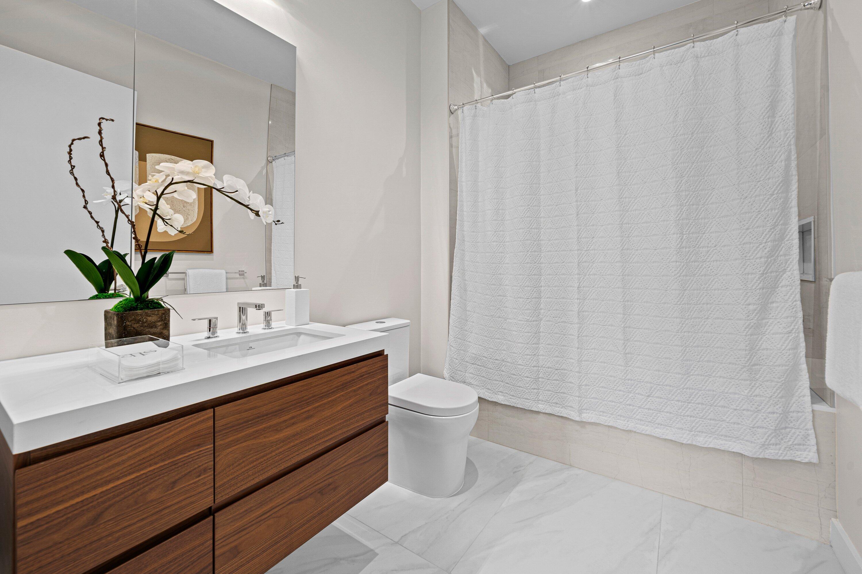 220 SE Mizner #102, Boca Raton FL 33432